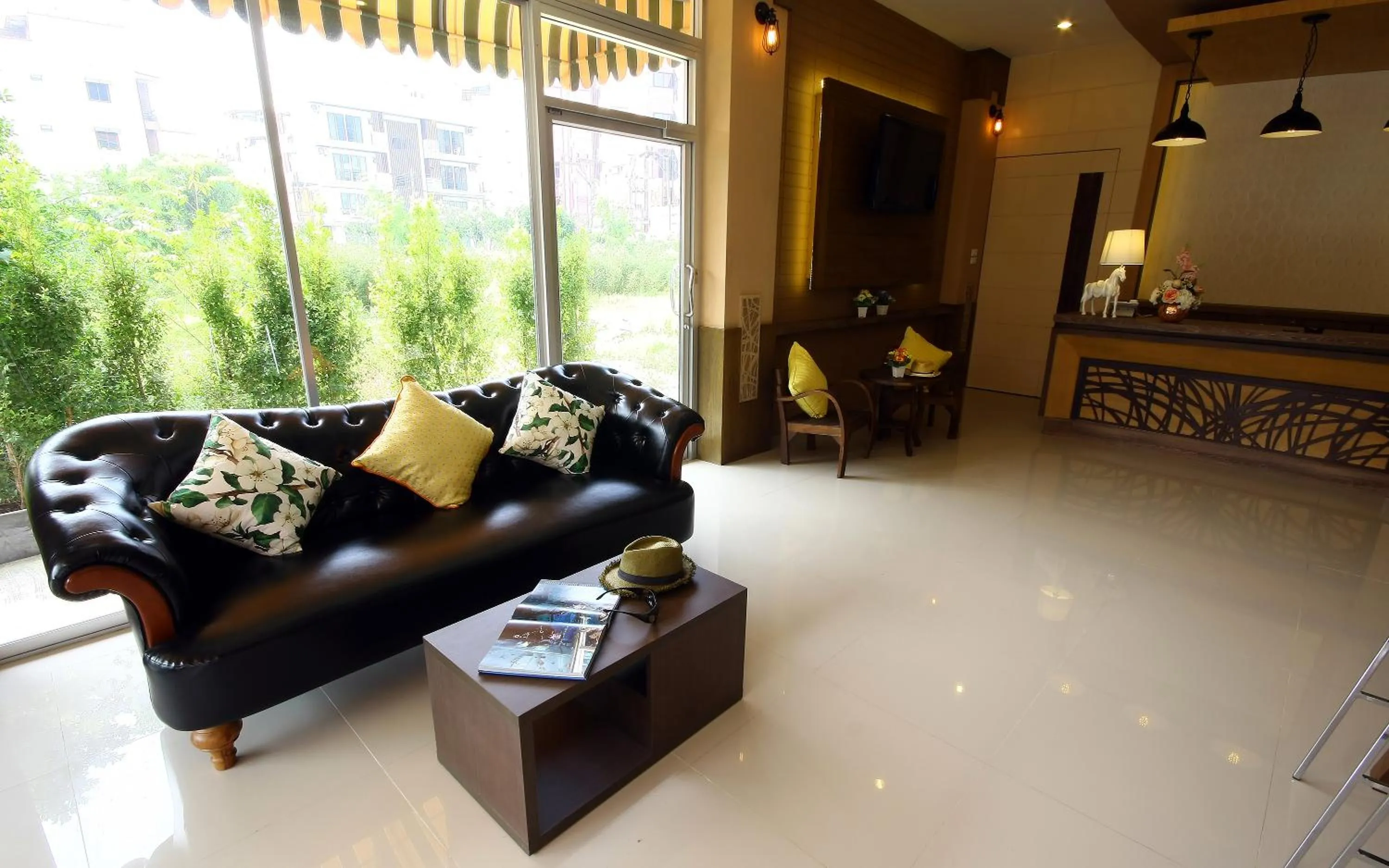 Day in Breezotel - SHA Certified