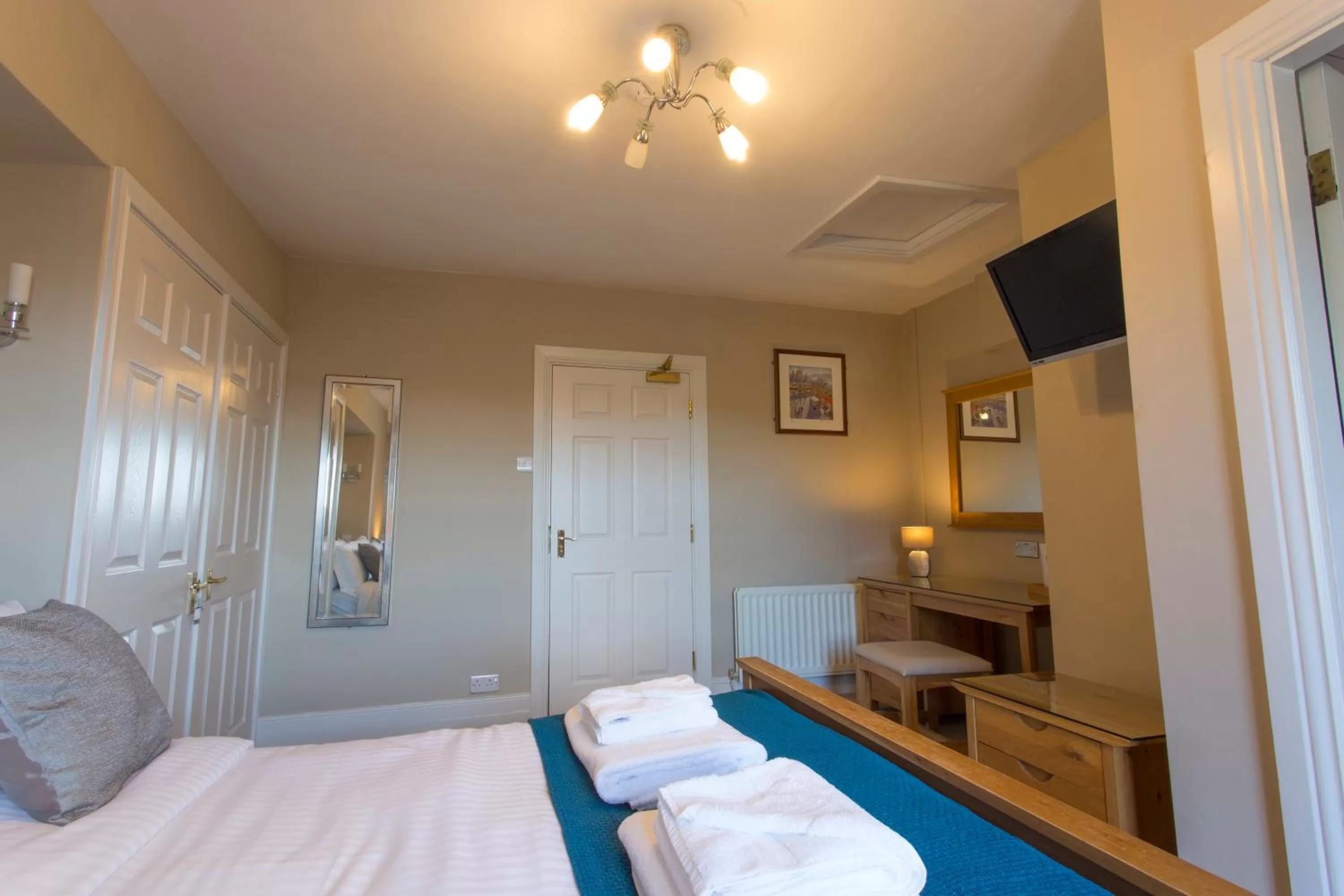 Bed in The Wheatsheaf Hotel