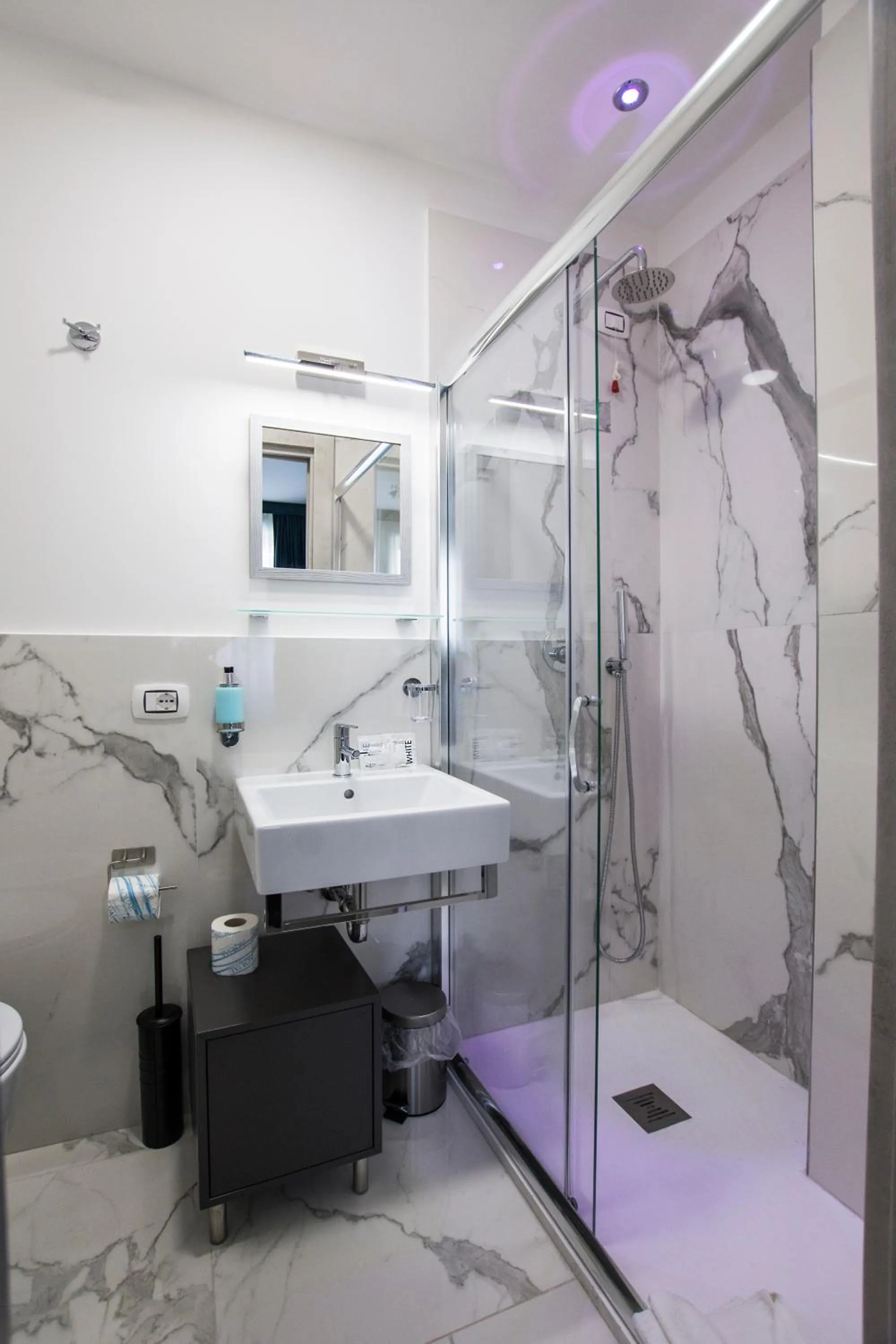 Bathroom in Regolo Rooms Vaticano