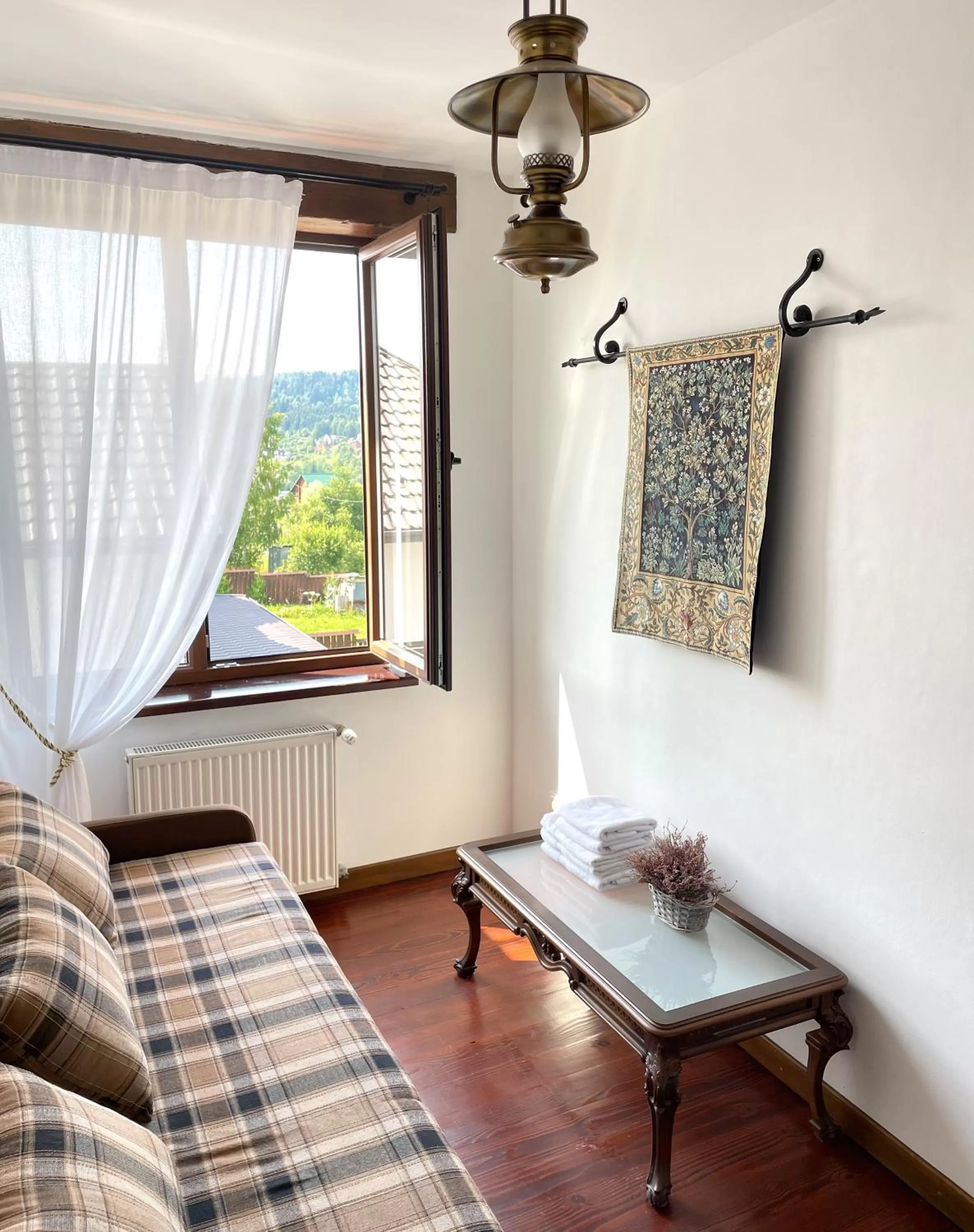 Living room, Bed in Villa Zoryany Dvir