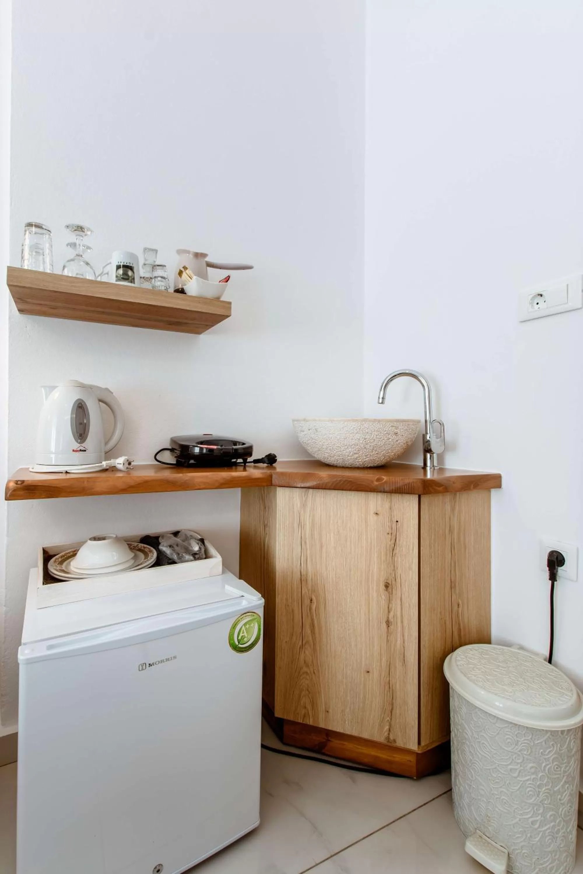 Coffee/tea facilities in Deluxe Suites