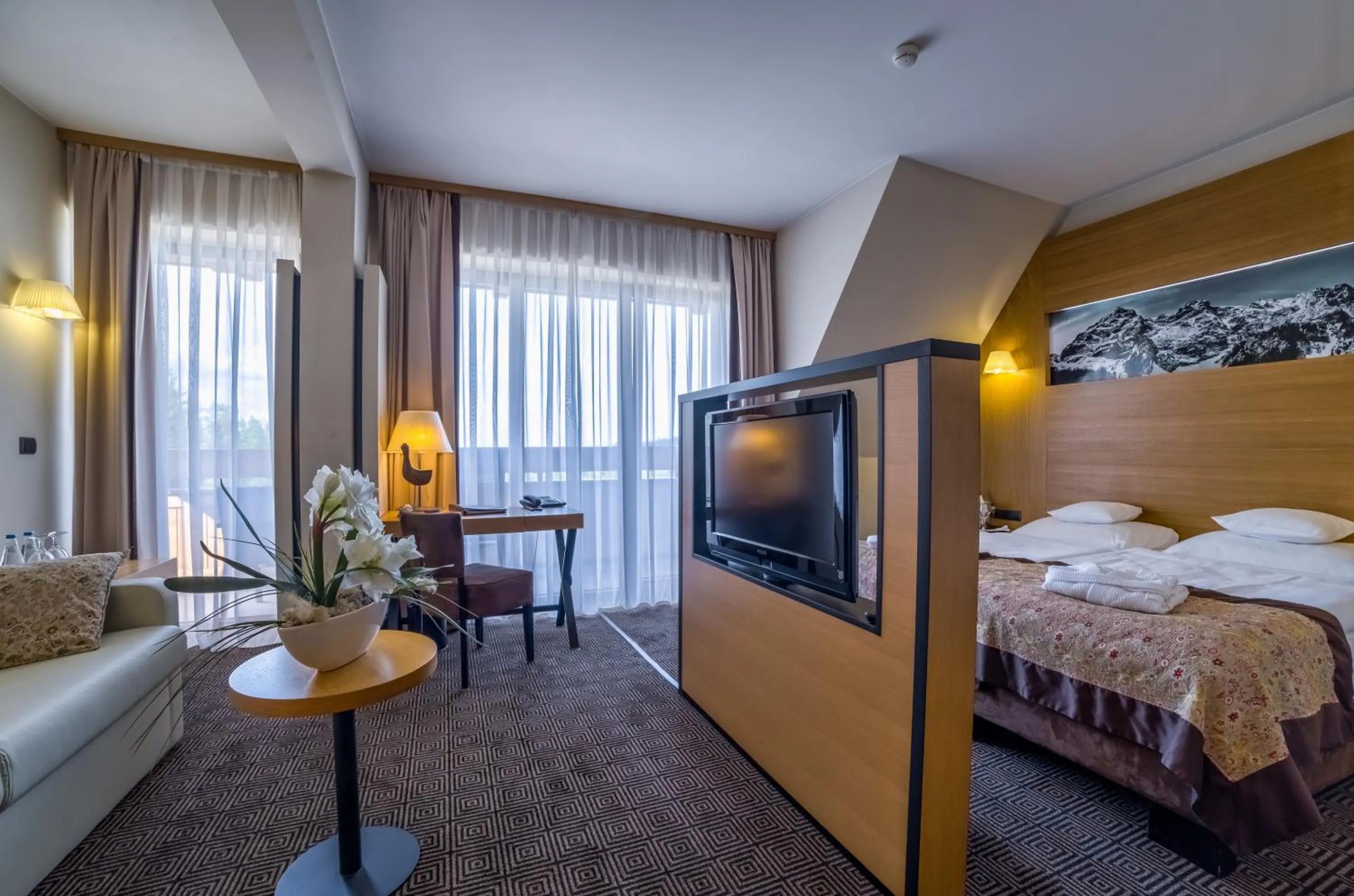 Photo of the whole room, Bed in Grand Nosalowy Dwór