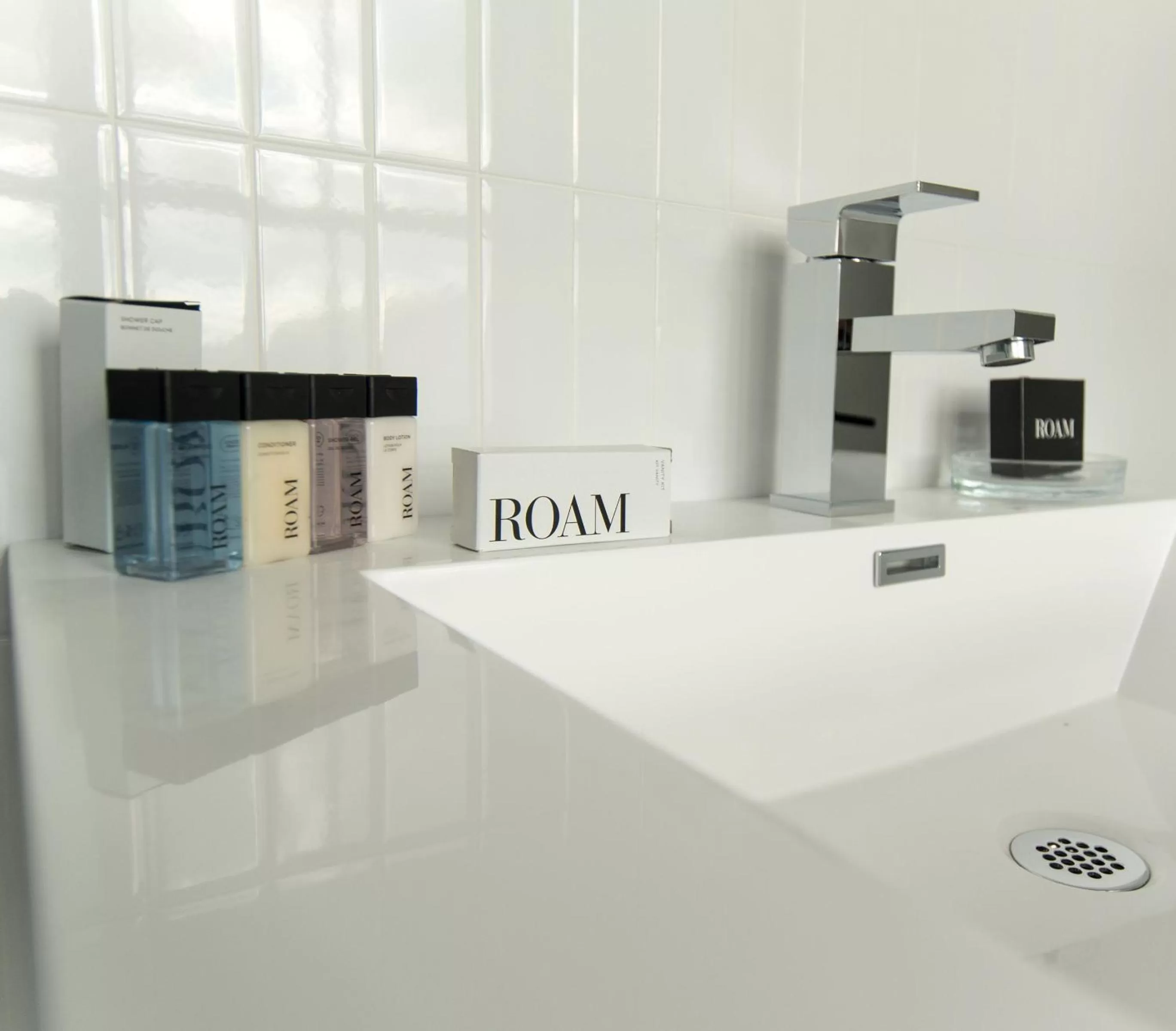 Bathroom, Floor Plan in The Menhaden Hotel