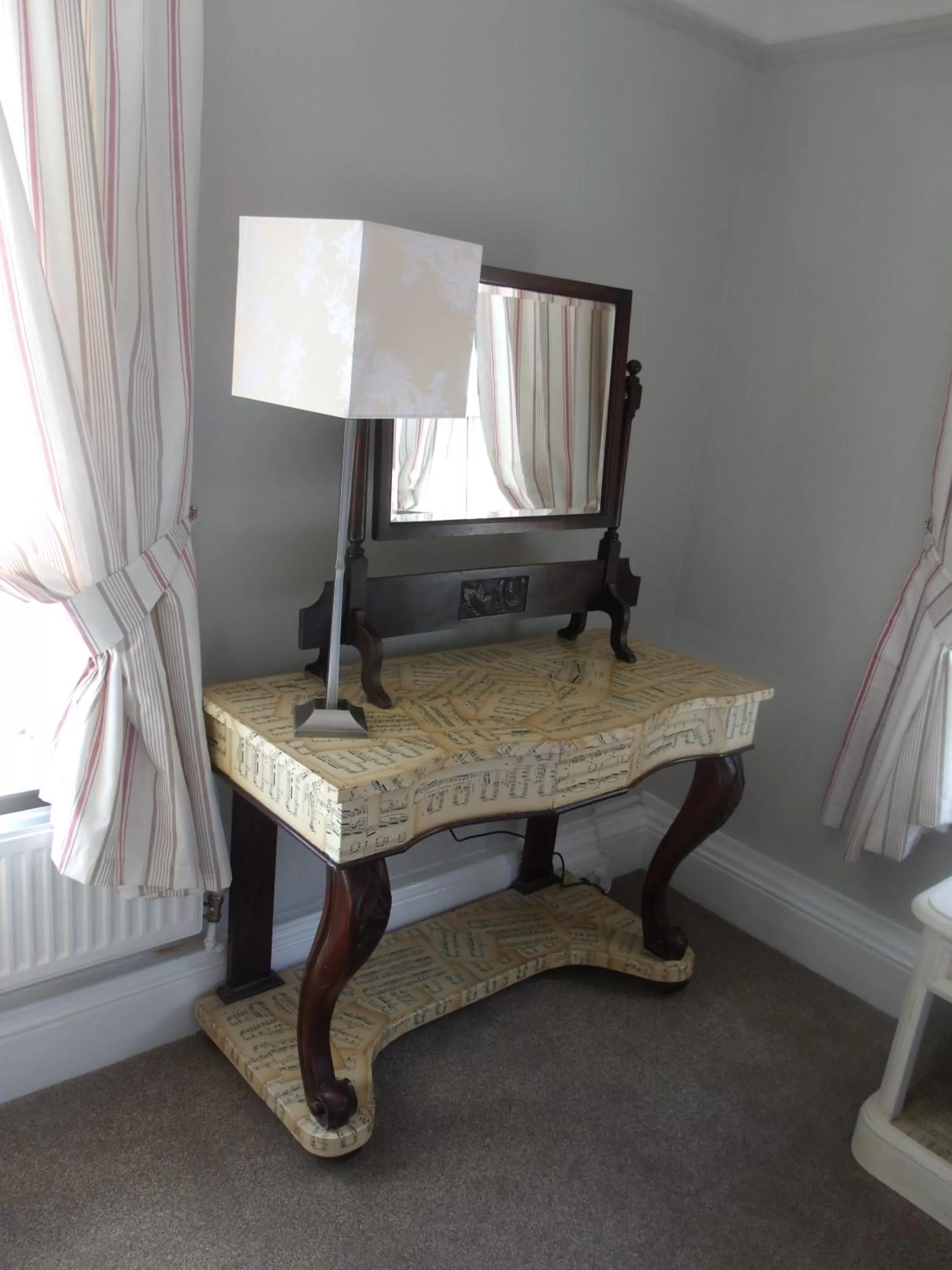 Decorative detail in Hooray Henrys