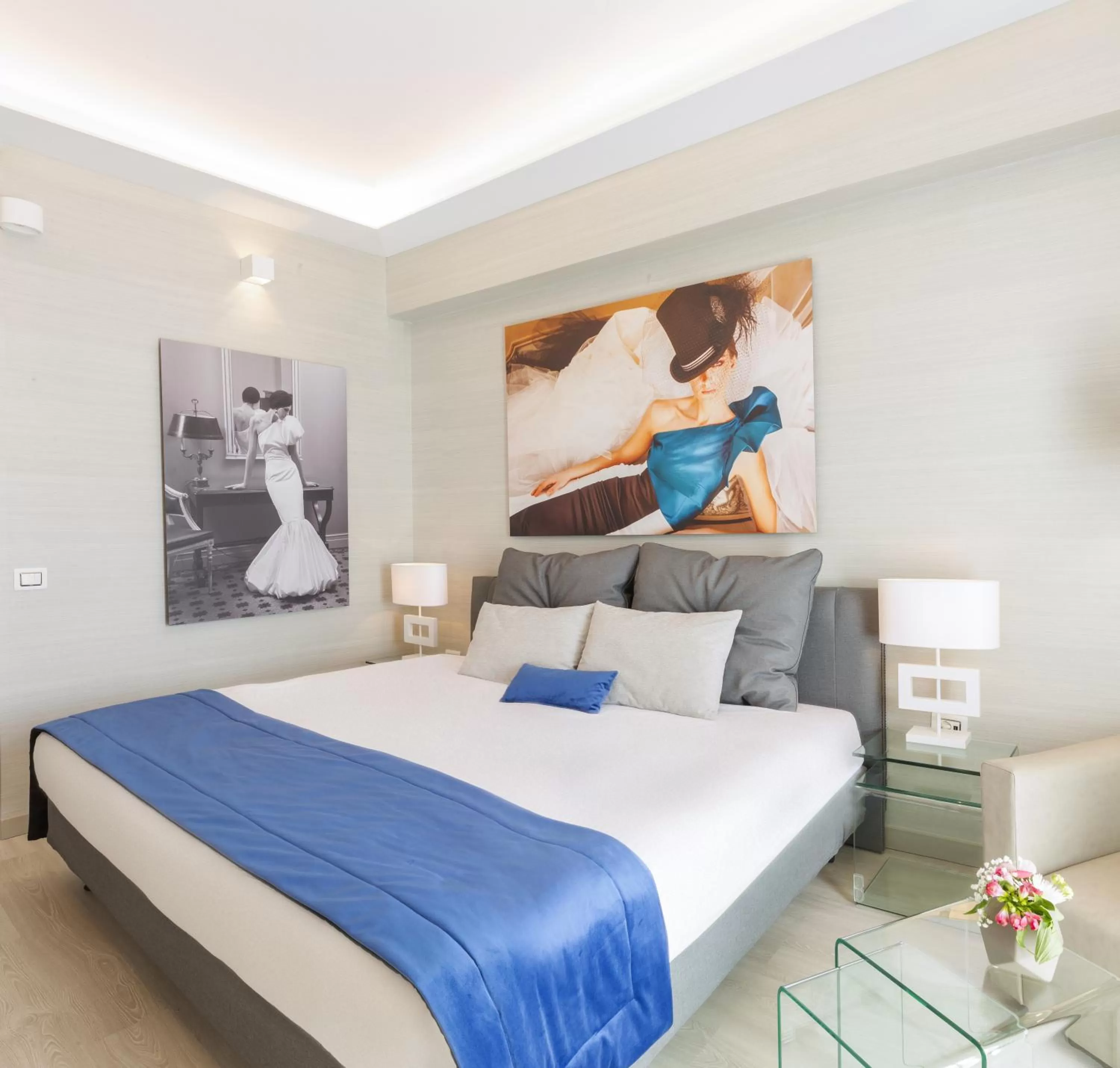 Photo of the whole room, Bed in St George Lycabettus Lifestyle Hotel