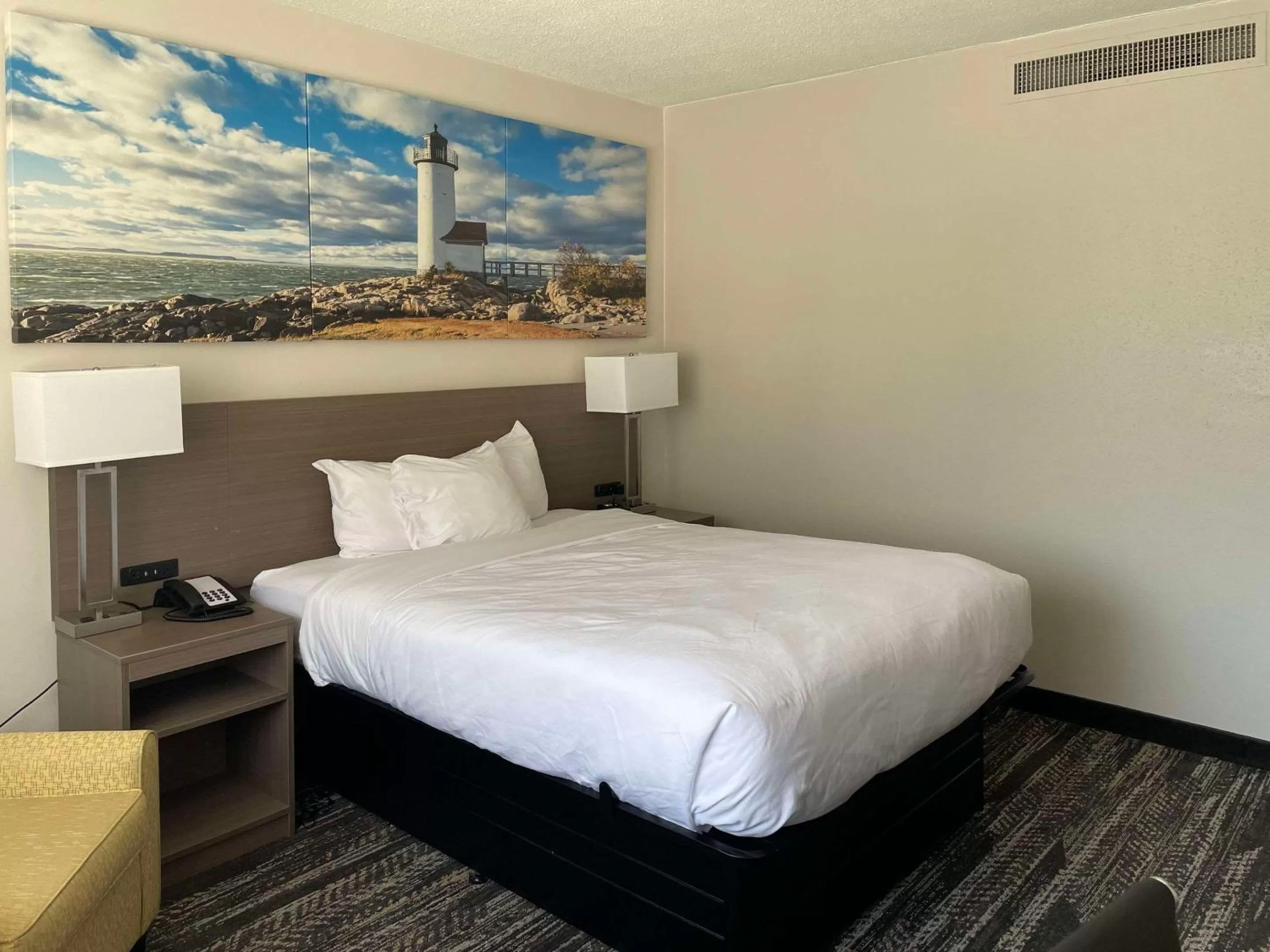 Queen Room - Non-Smoking in Days Inn by Wyndham Manitowoc