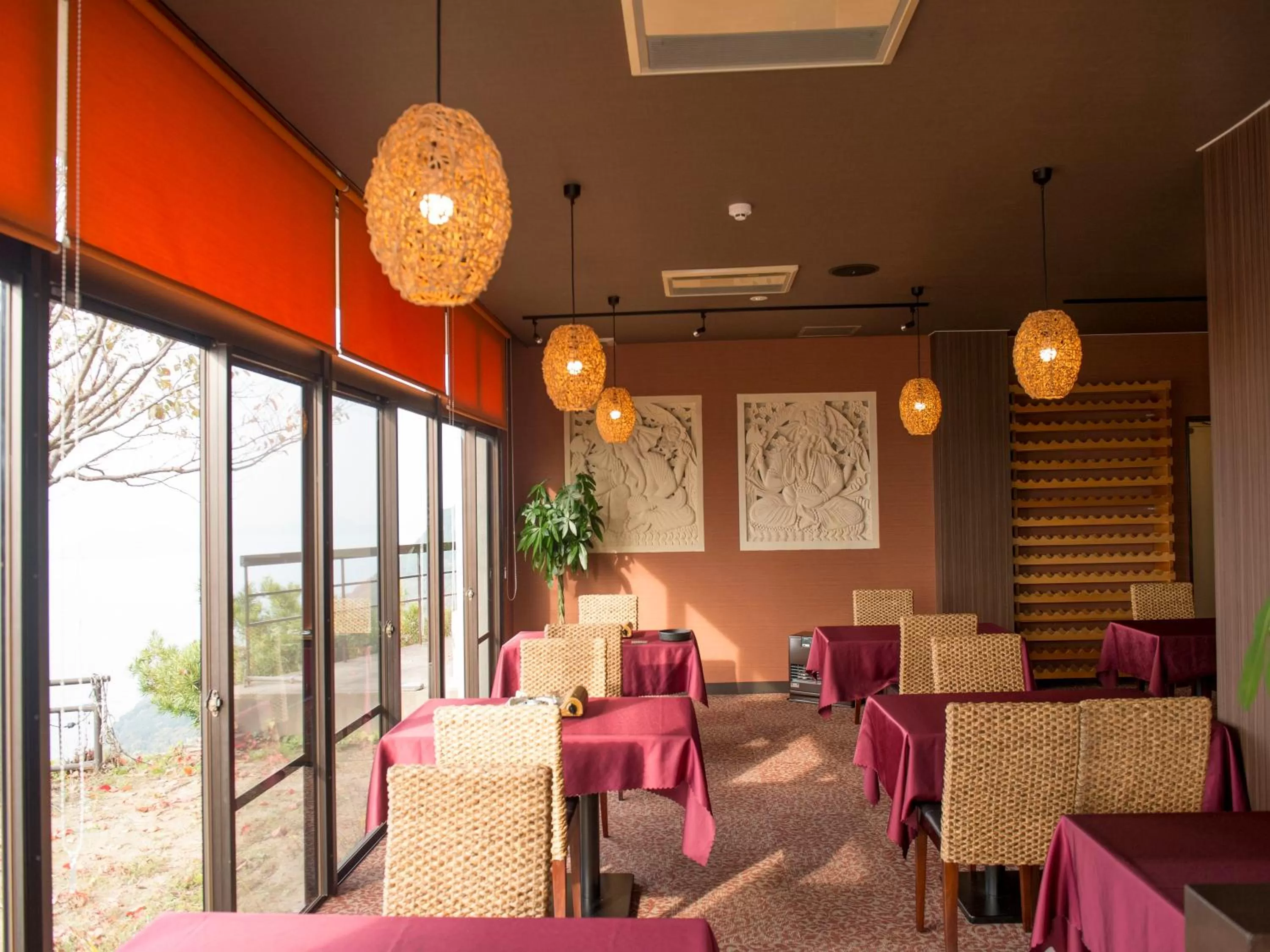 Restaurant/places to eat in Hotel Bokaiso