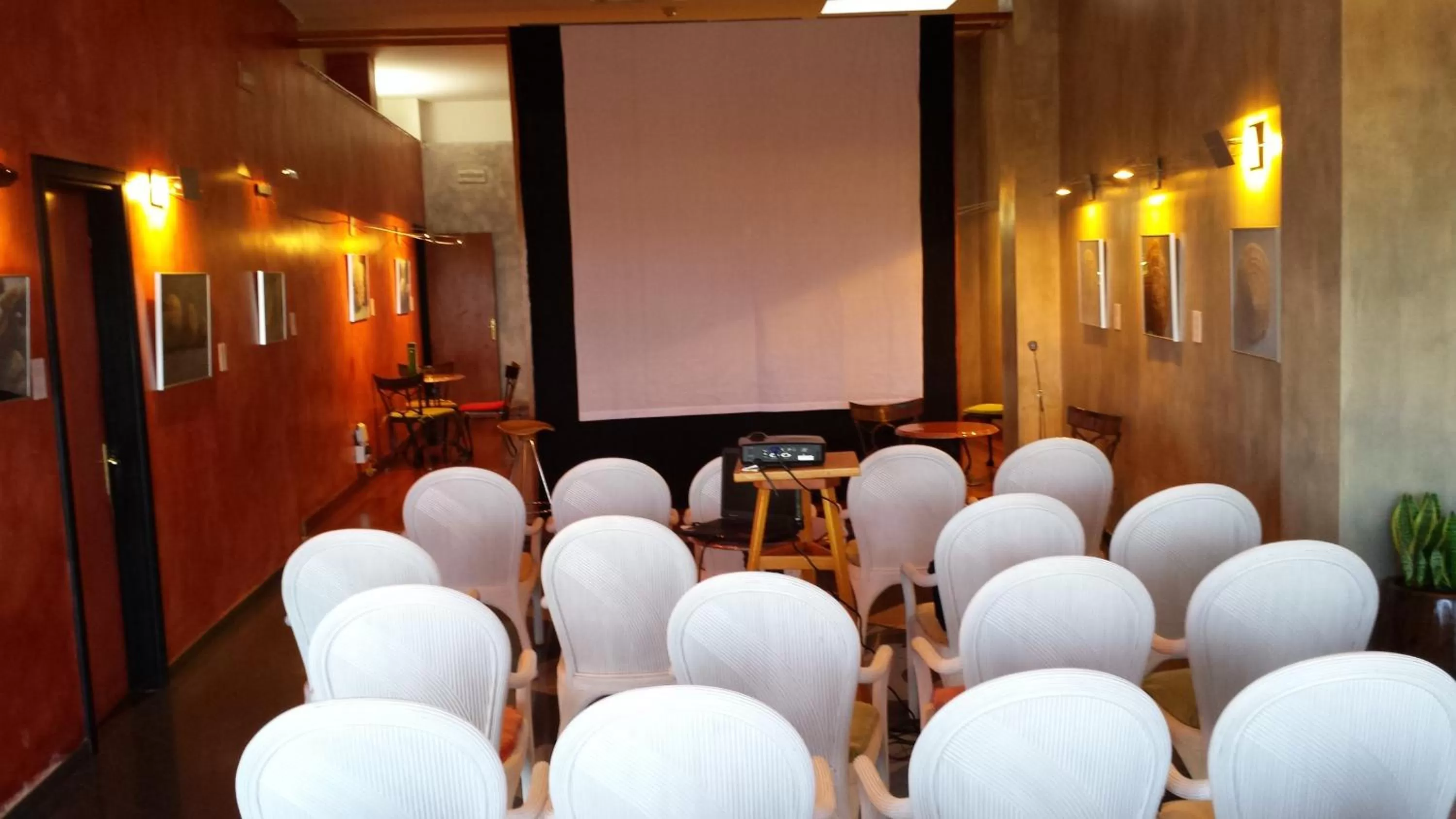 Business facilities in Hotel Miramar