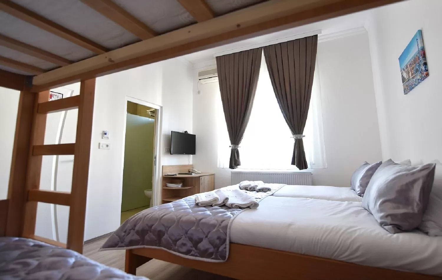 Bed in Villa Nina Hotel & Lounge bar