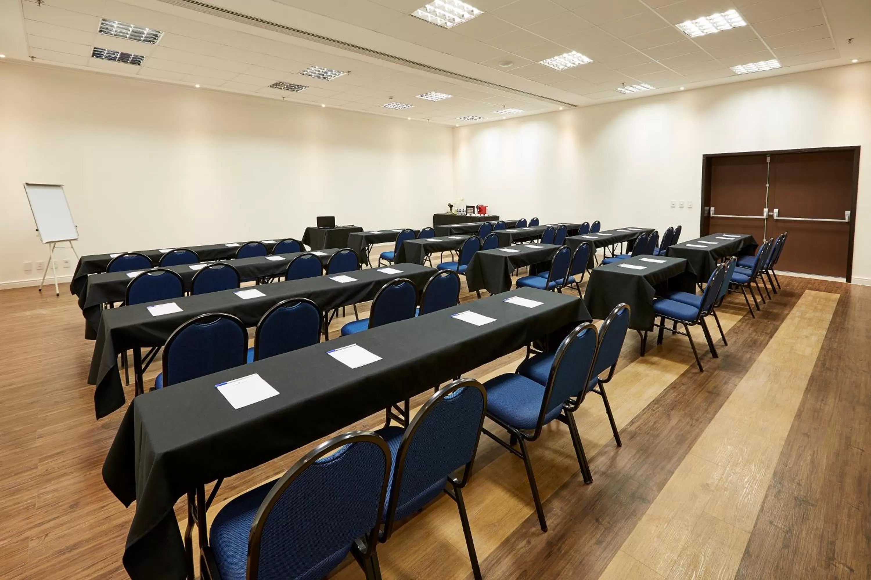 Business facilities in Tulip Inn Itaguai