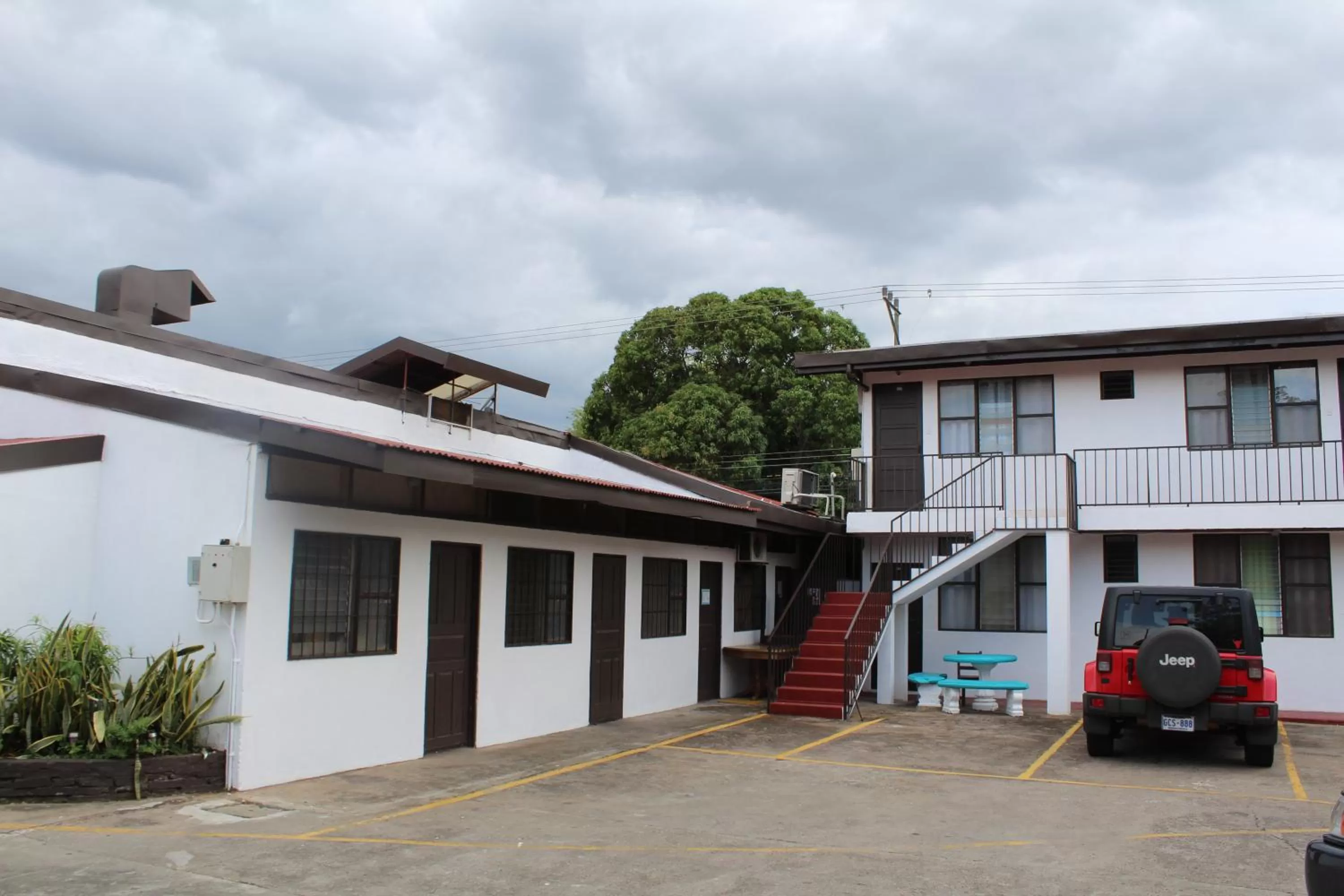 Parking, Property Building in Hotel Cañas