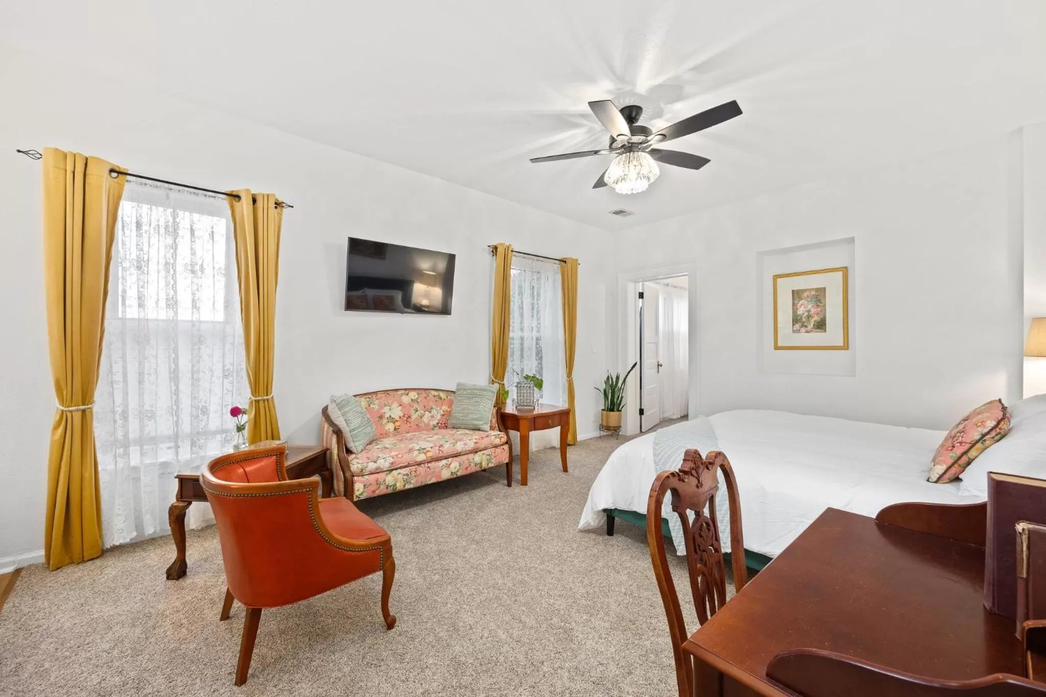 TV and multimedia, Bed in Flora House Denver