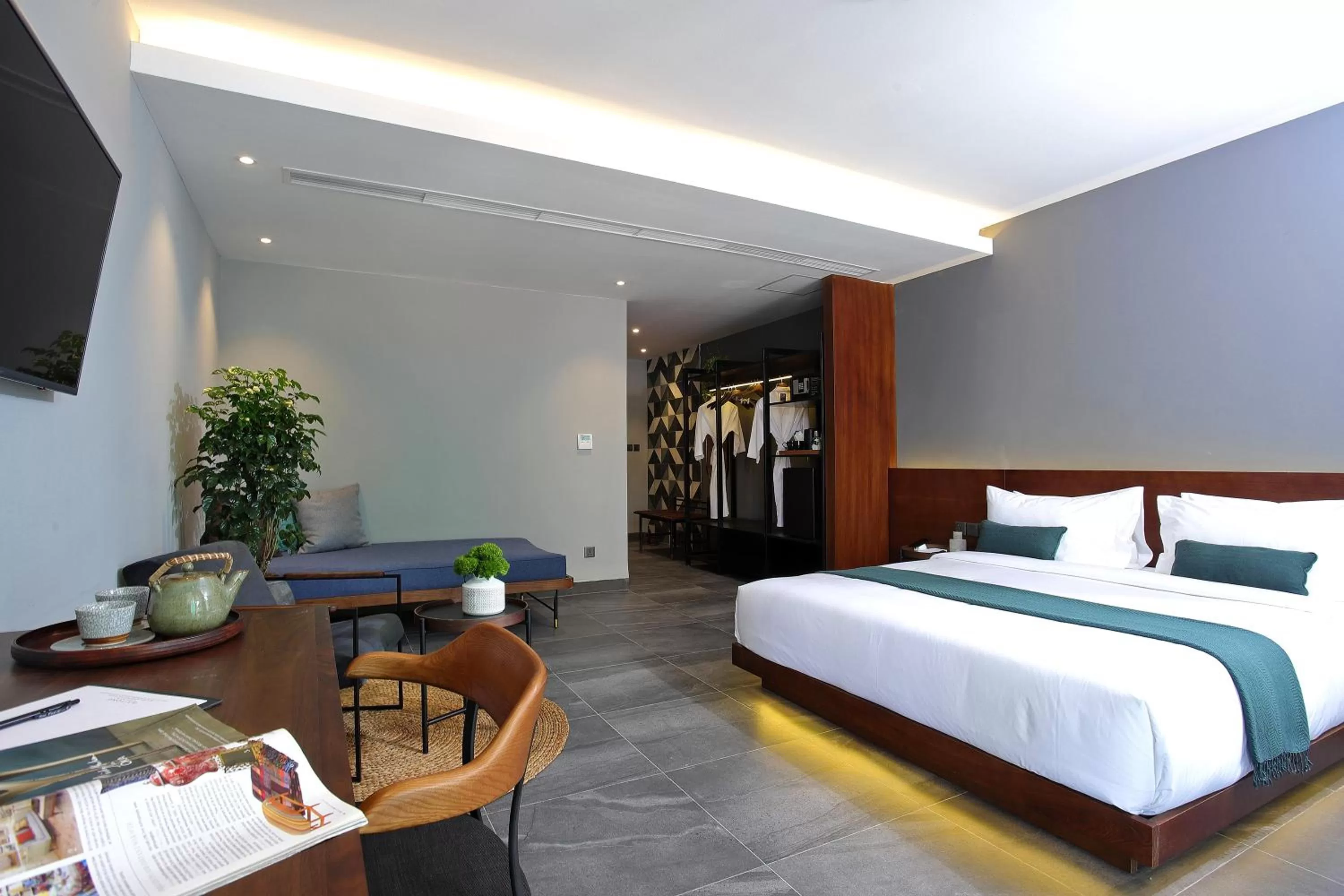 Seating area, Bed in Baitong Hotel & Resort Phnom Penh