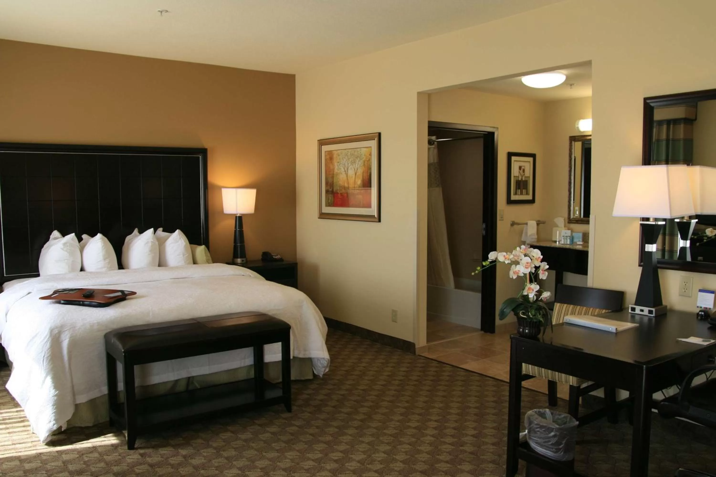 Bedroom, Bed in Hampton Inn & Suites McAlester