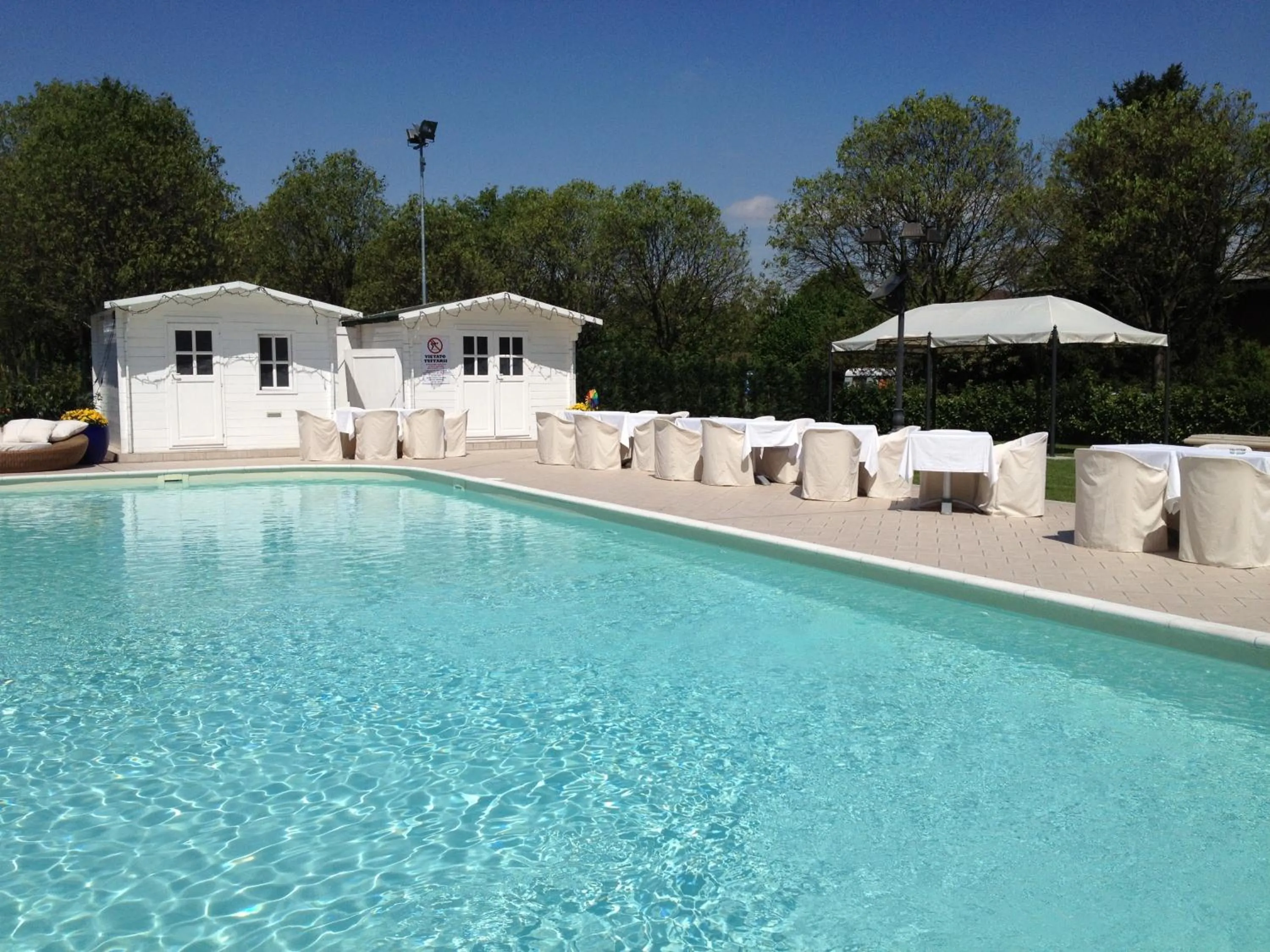 Swimming pool in Villa Belvedere 1849