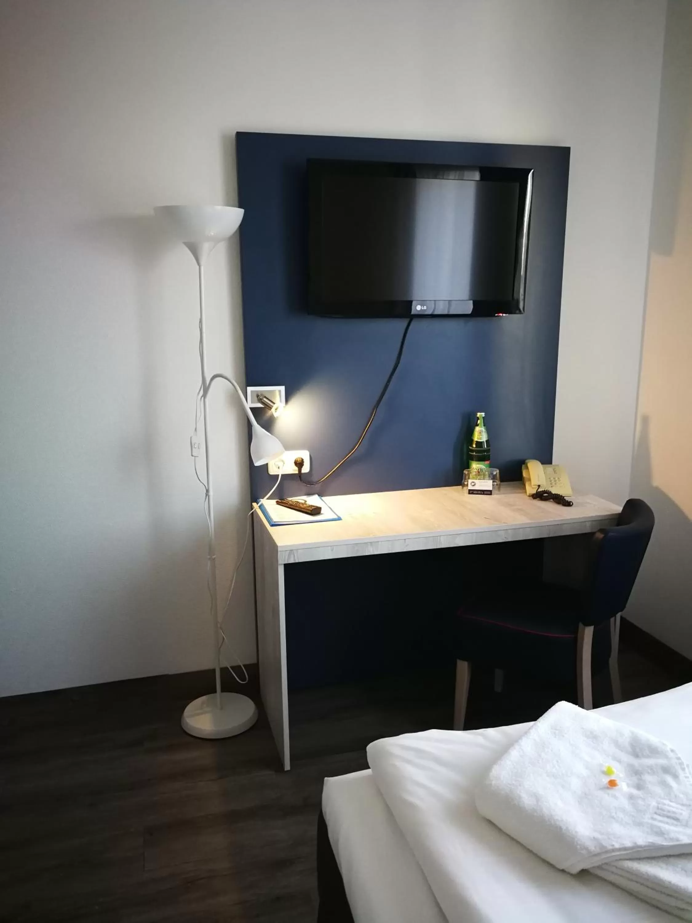 Bed in Hotel NEAR BY