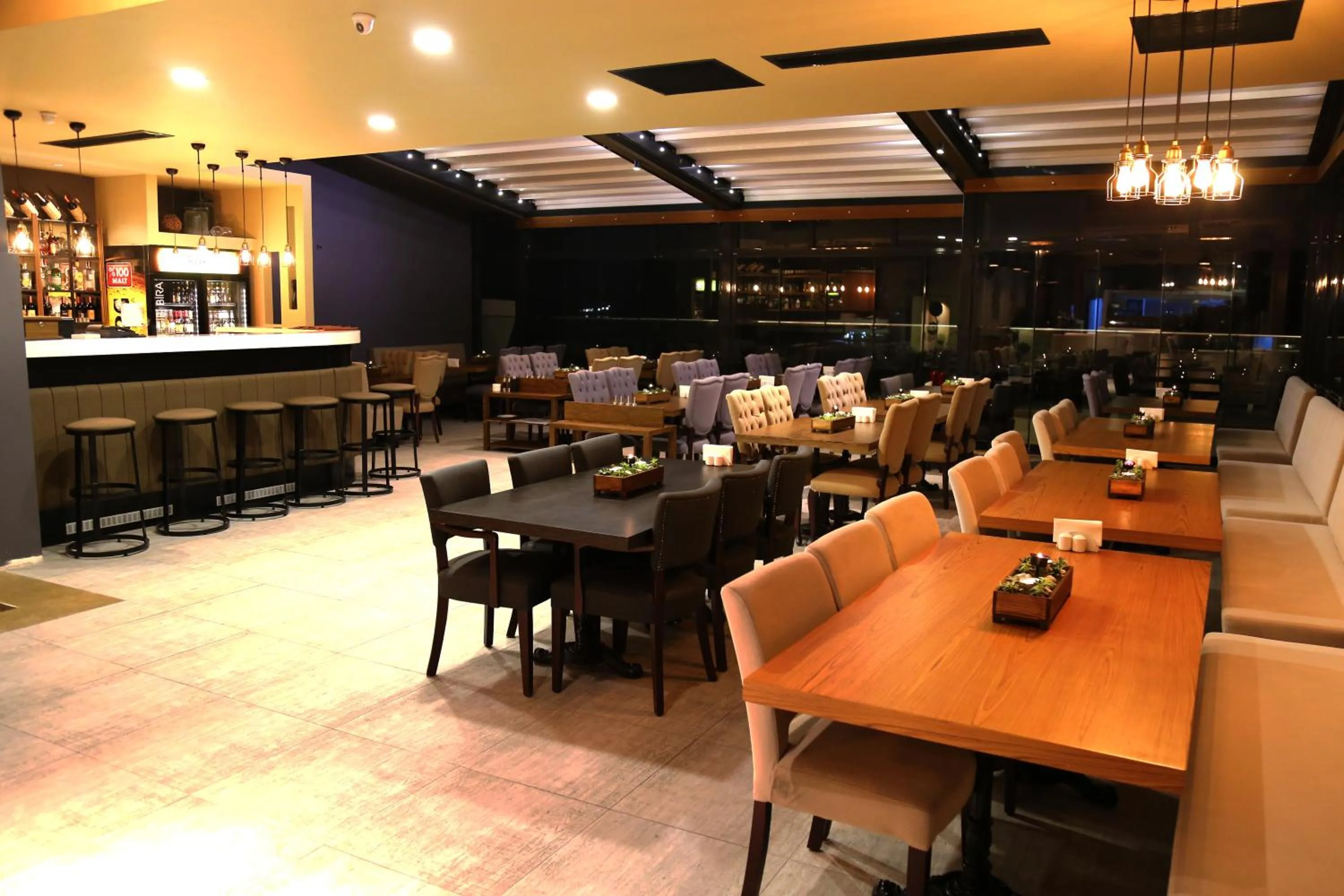 Food and drinks in Pasaport Pier Hotel