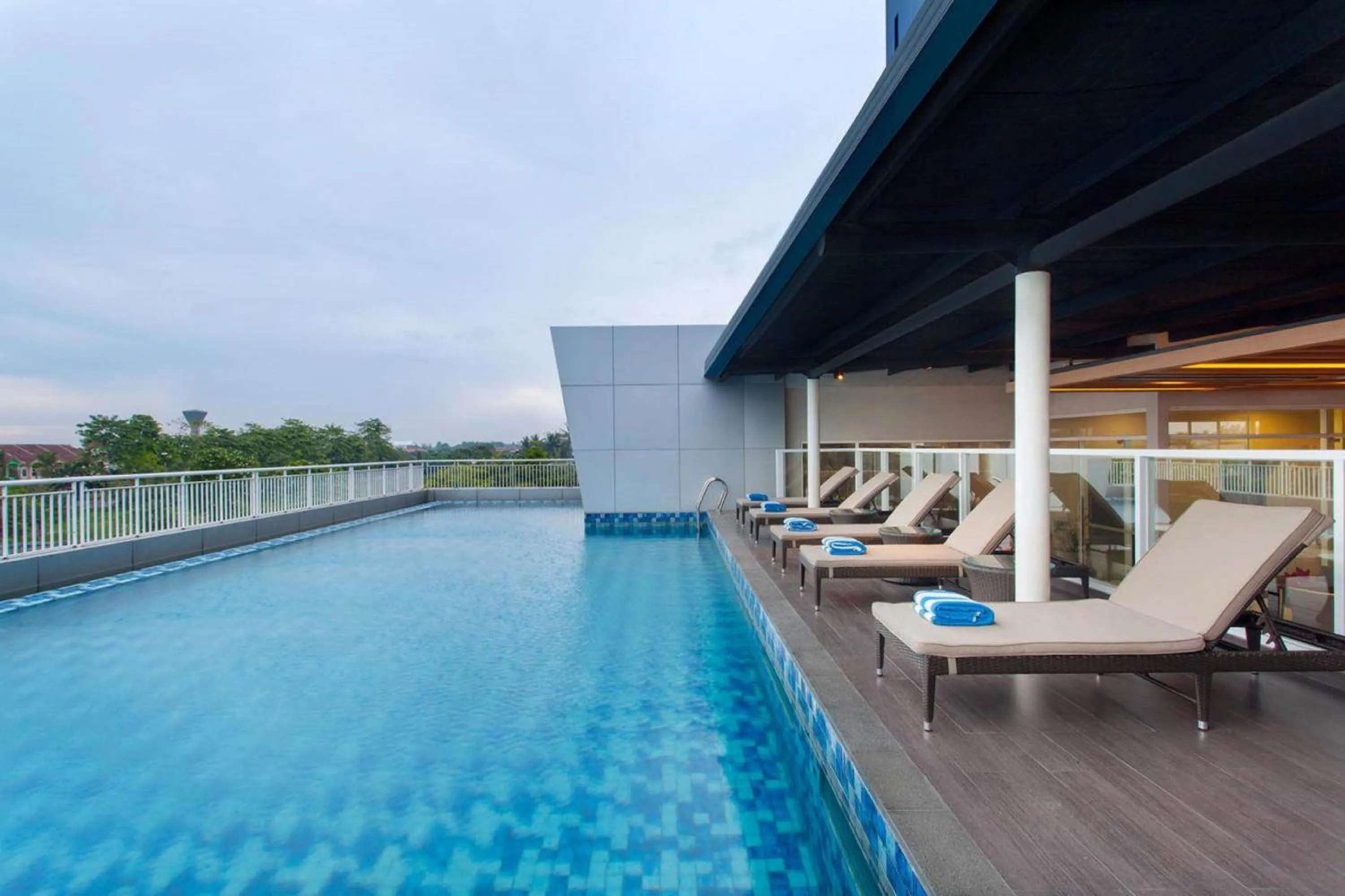 Swimming pool in Days Hotel & Suites by Wyndham Jakarta Airport