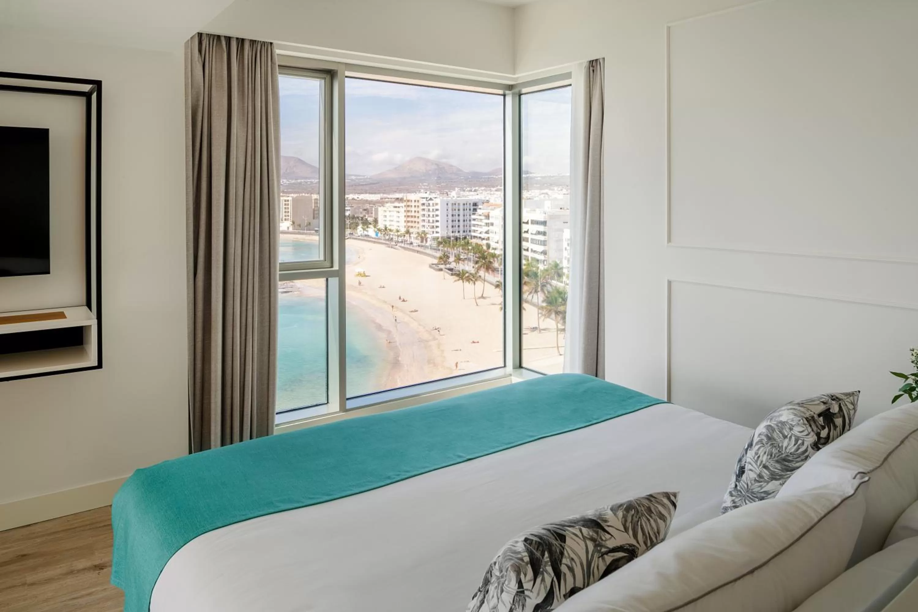 Bed in Arrecife Gran Hotel & Spa