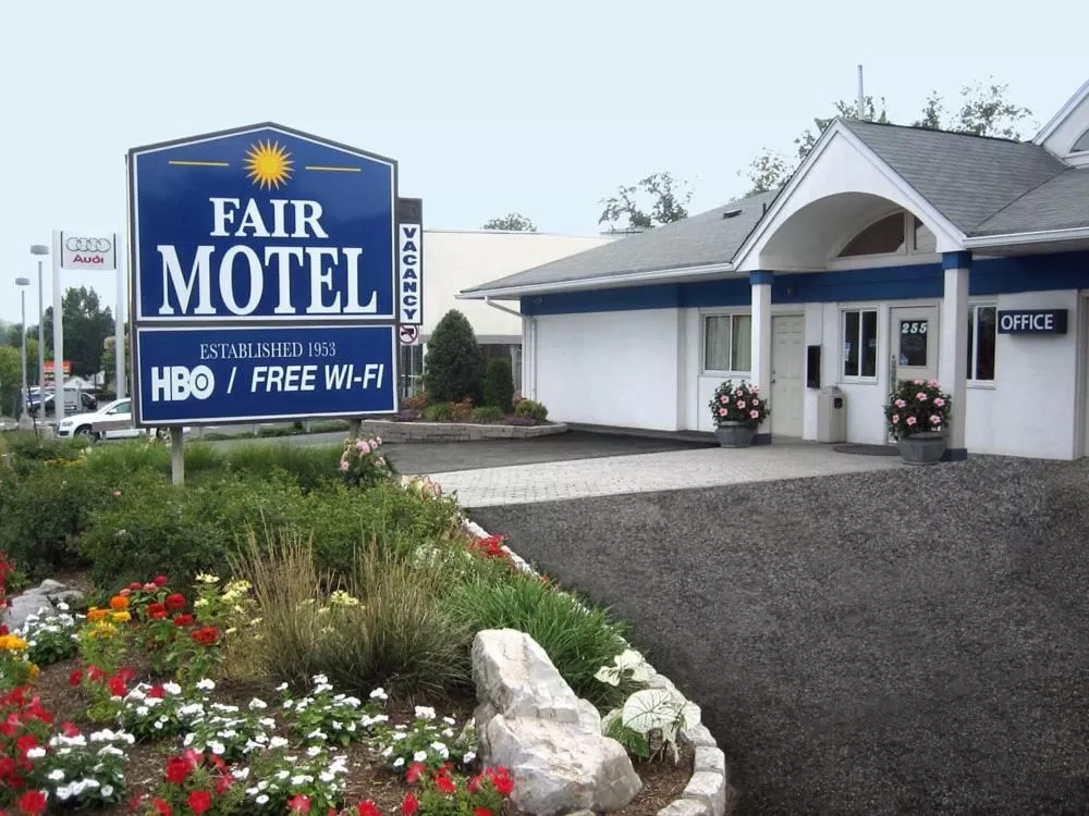 Facade/entrance in Fair Motel