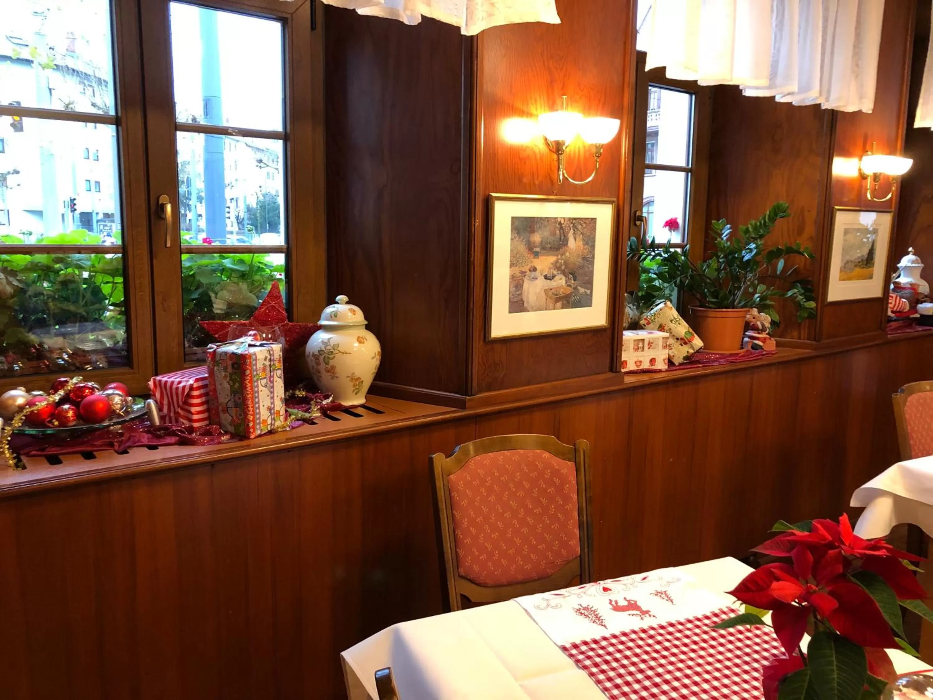 Restaurant/places to eat in Hotel Rose Heidelberg inklusive Frühstück, Saunanutzung und Parkplätze nach Verfügbarkeit