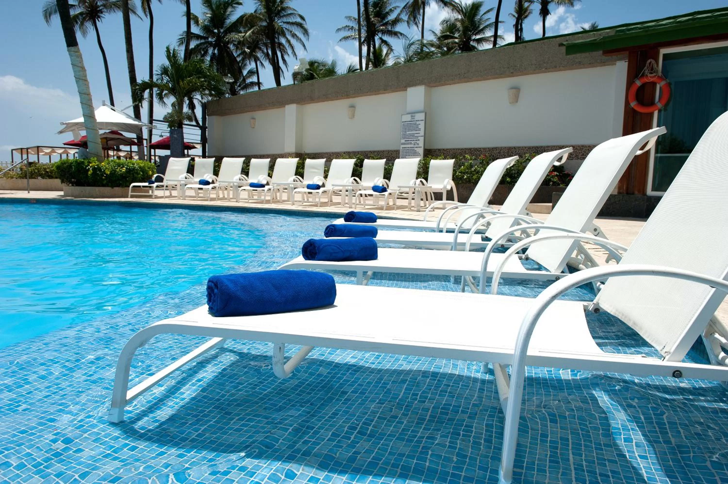 Swimming pool in Hotel Dann Cartagena