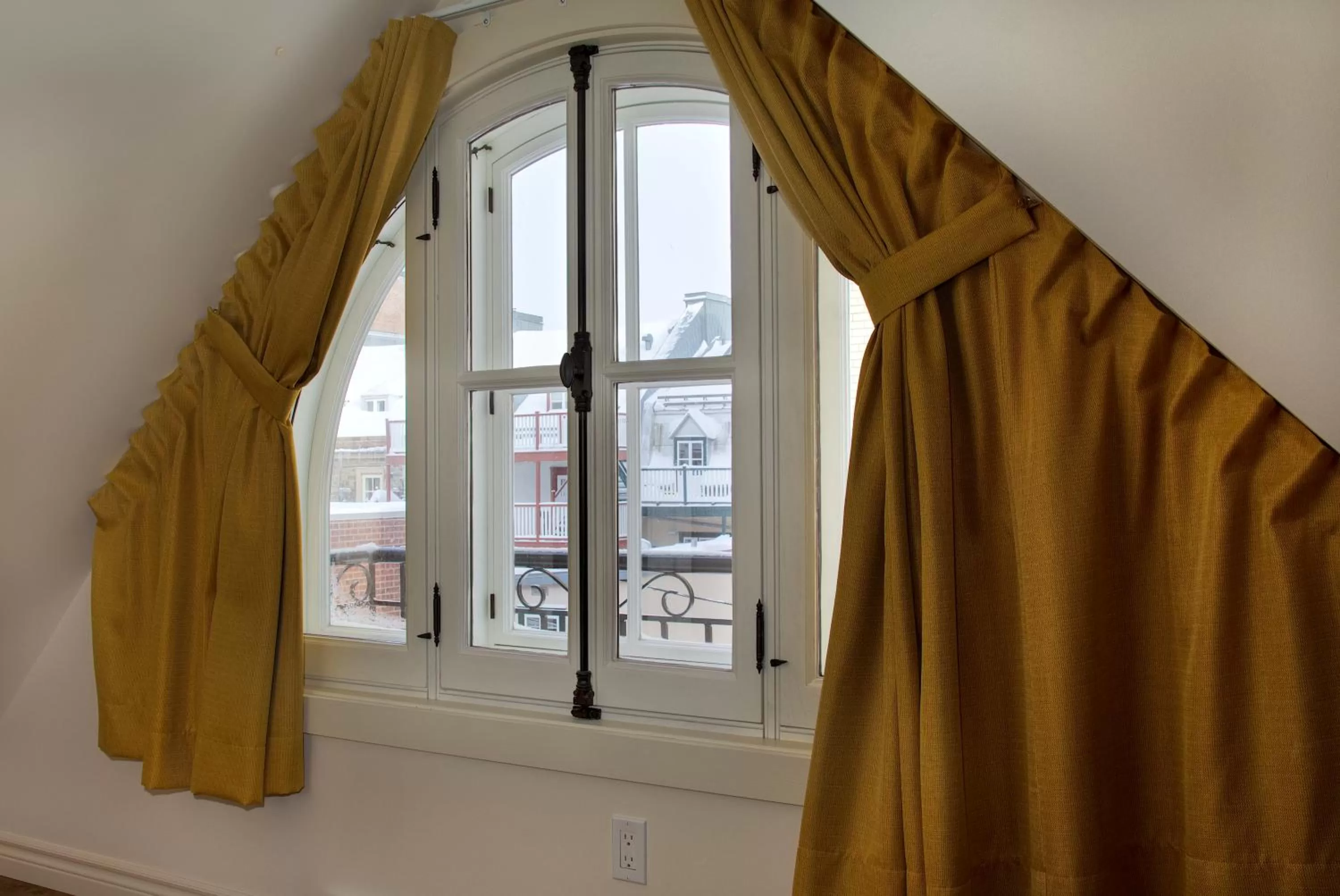 Winter in Hotel Manoir D'Auteuil - Par Aneyro