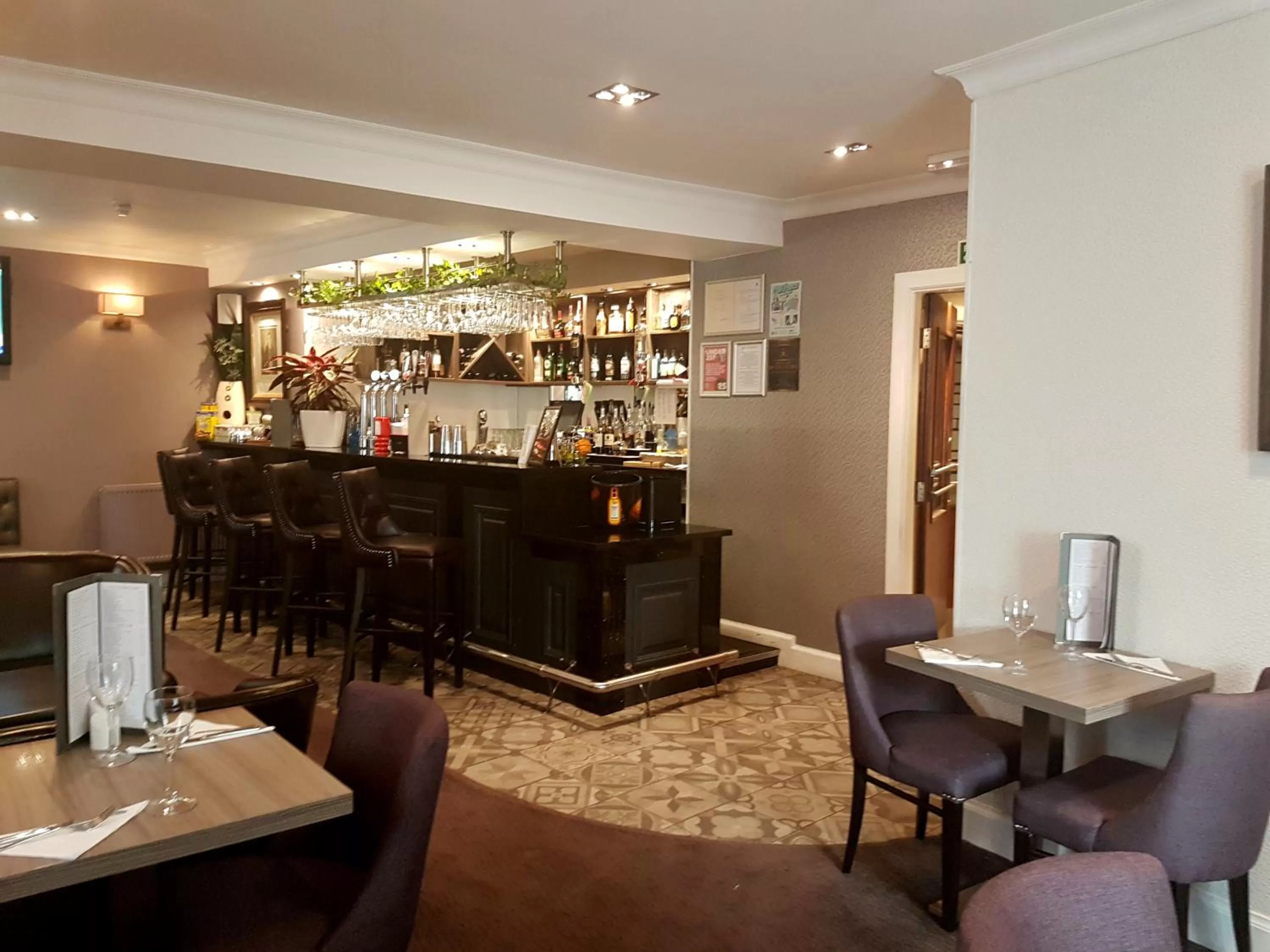 Lounge or bar in The Fairburn Hotel