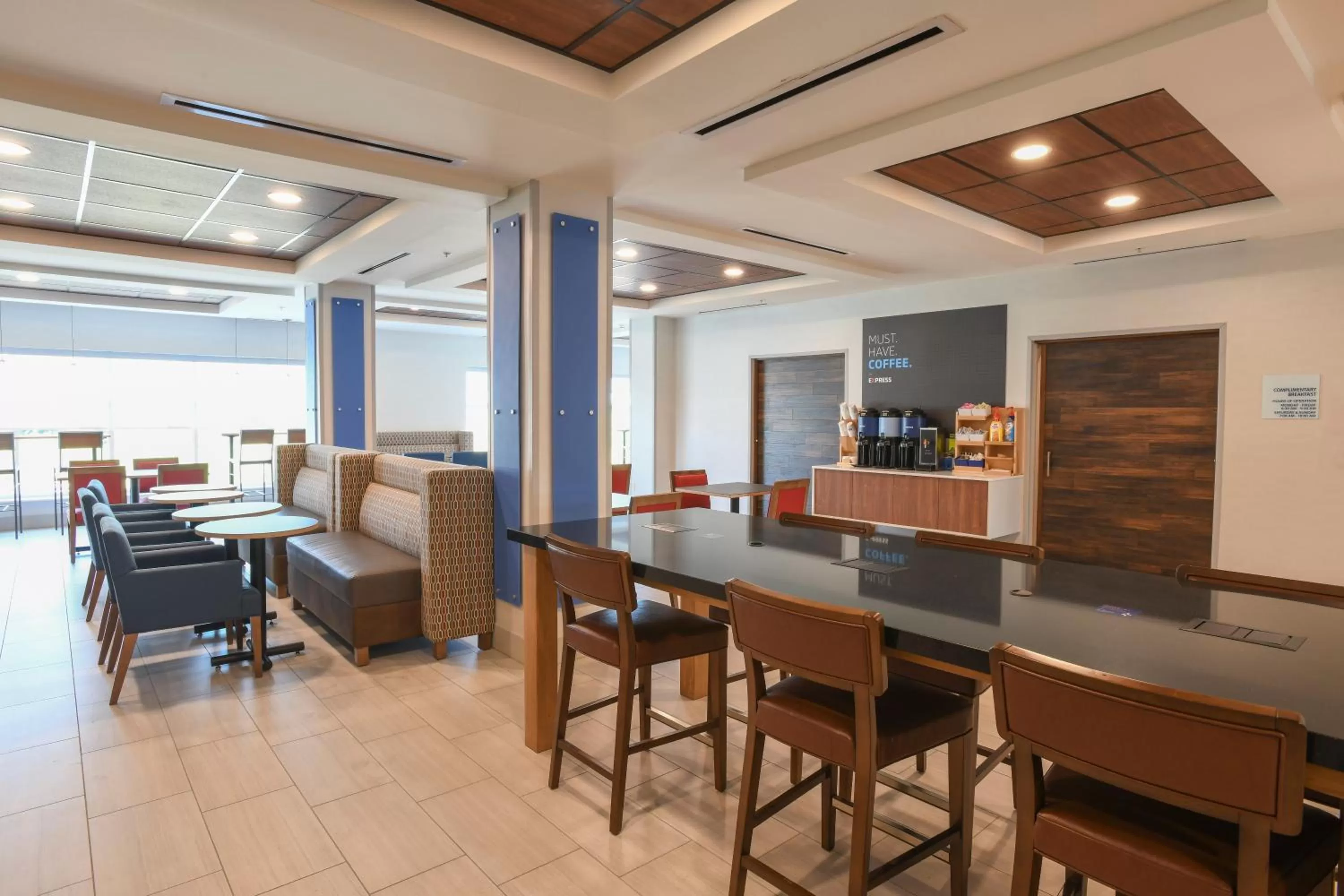 Breakfast in Holiday Inn Express Hotel & Suites Richwood - Cincinnati South by IHG