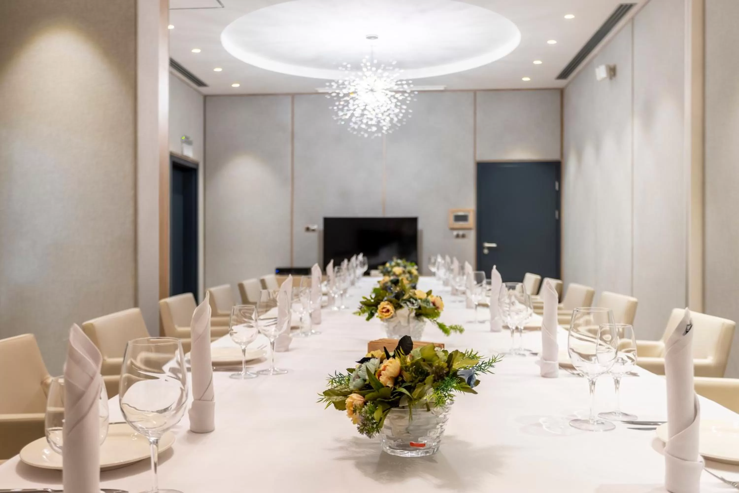 Restaurant/places to eat in Hotel Bulgaria