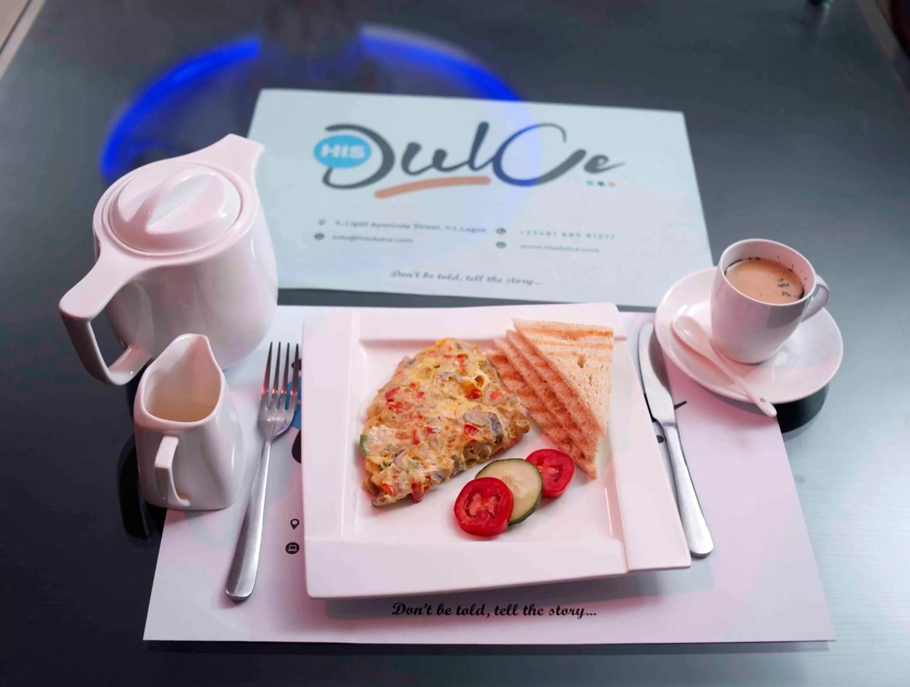 Breakfast in HIS Dulce Apartments