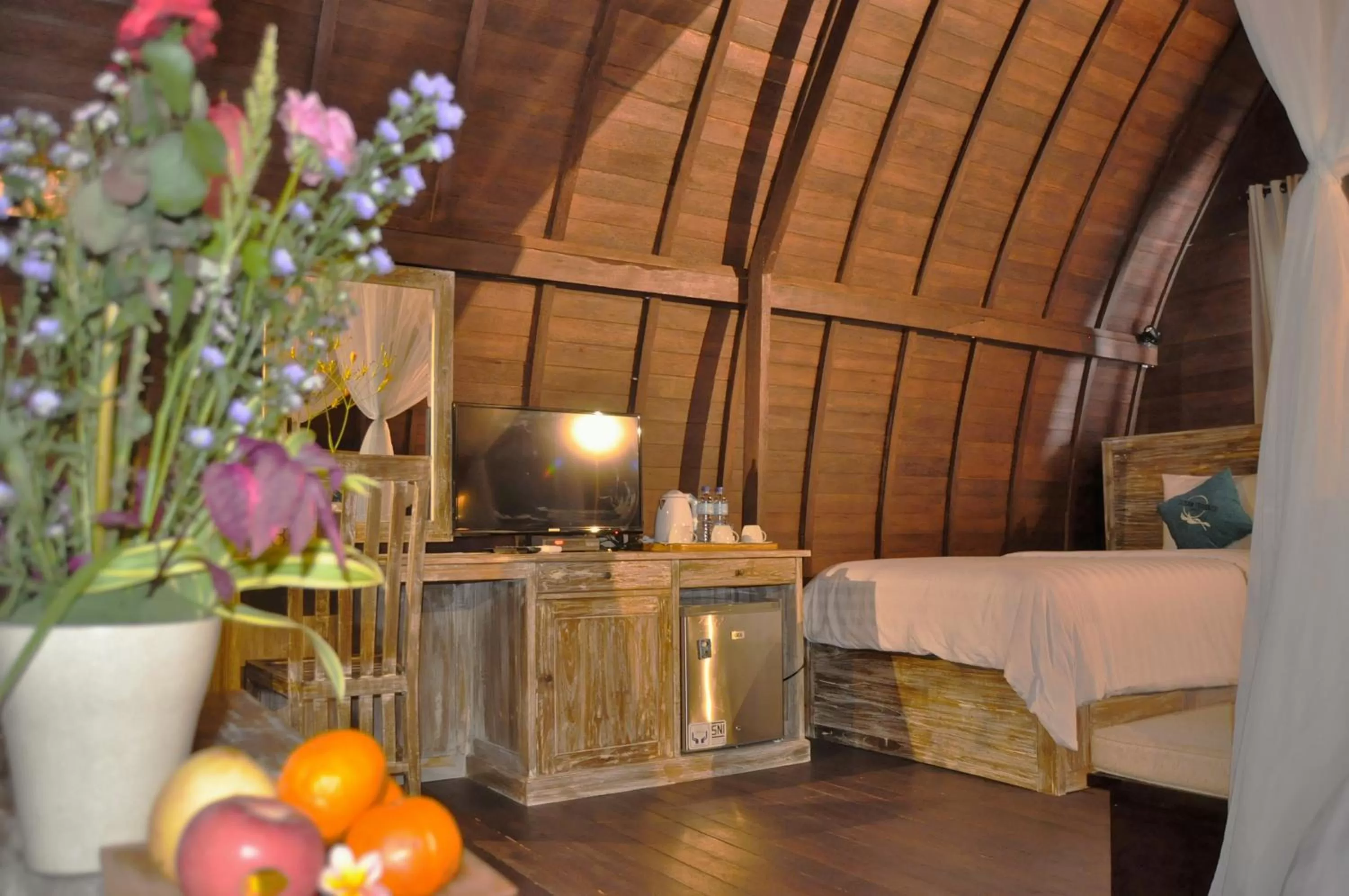 TV and multimedia in Ocean Terrace Suite And Spa Luxury