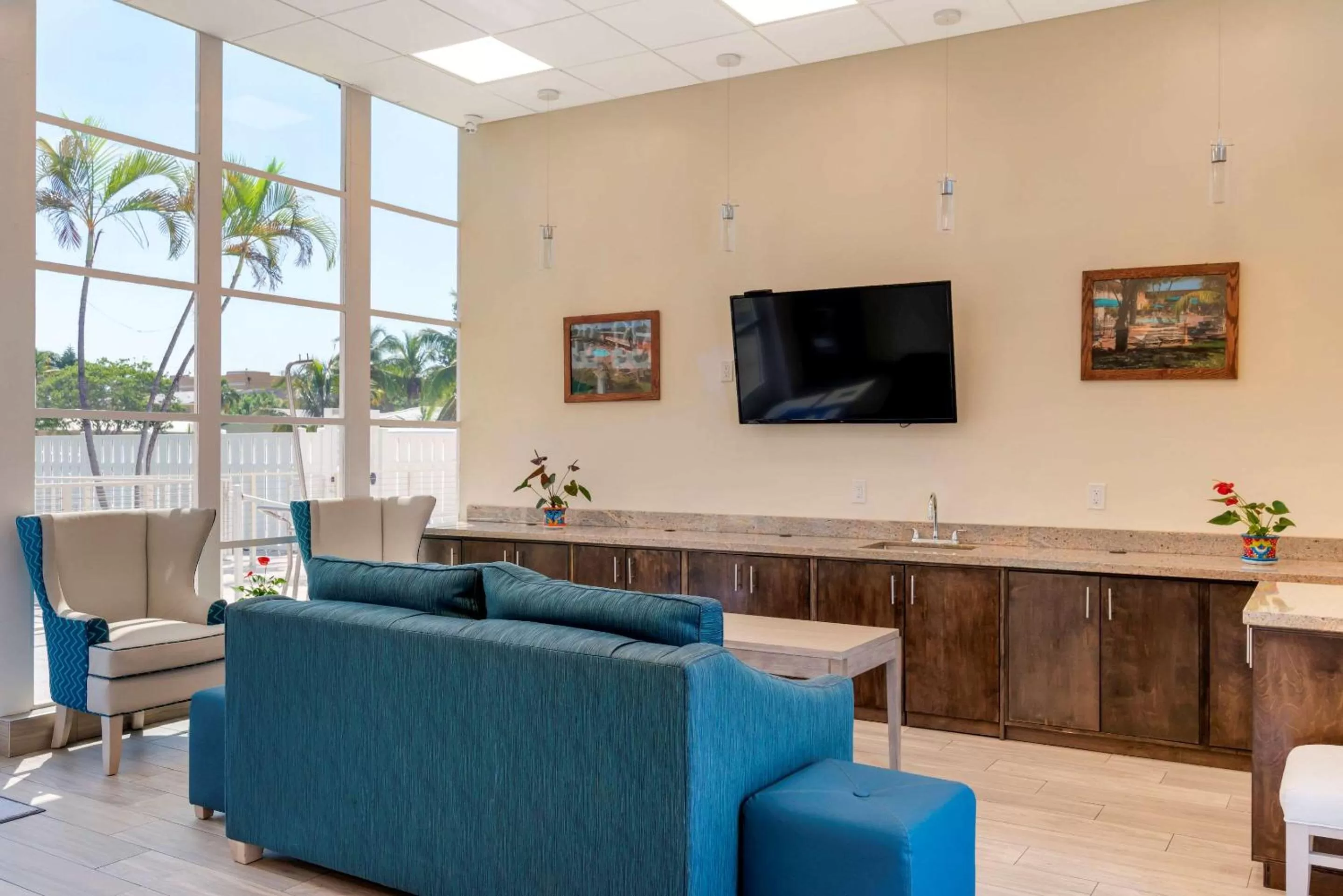 Lobby or reception in Downtown Hollywood Gardens Inn & Suites