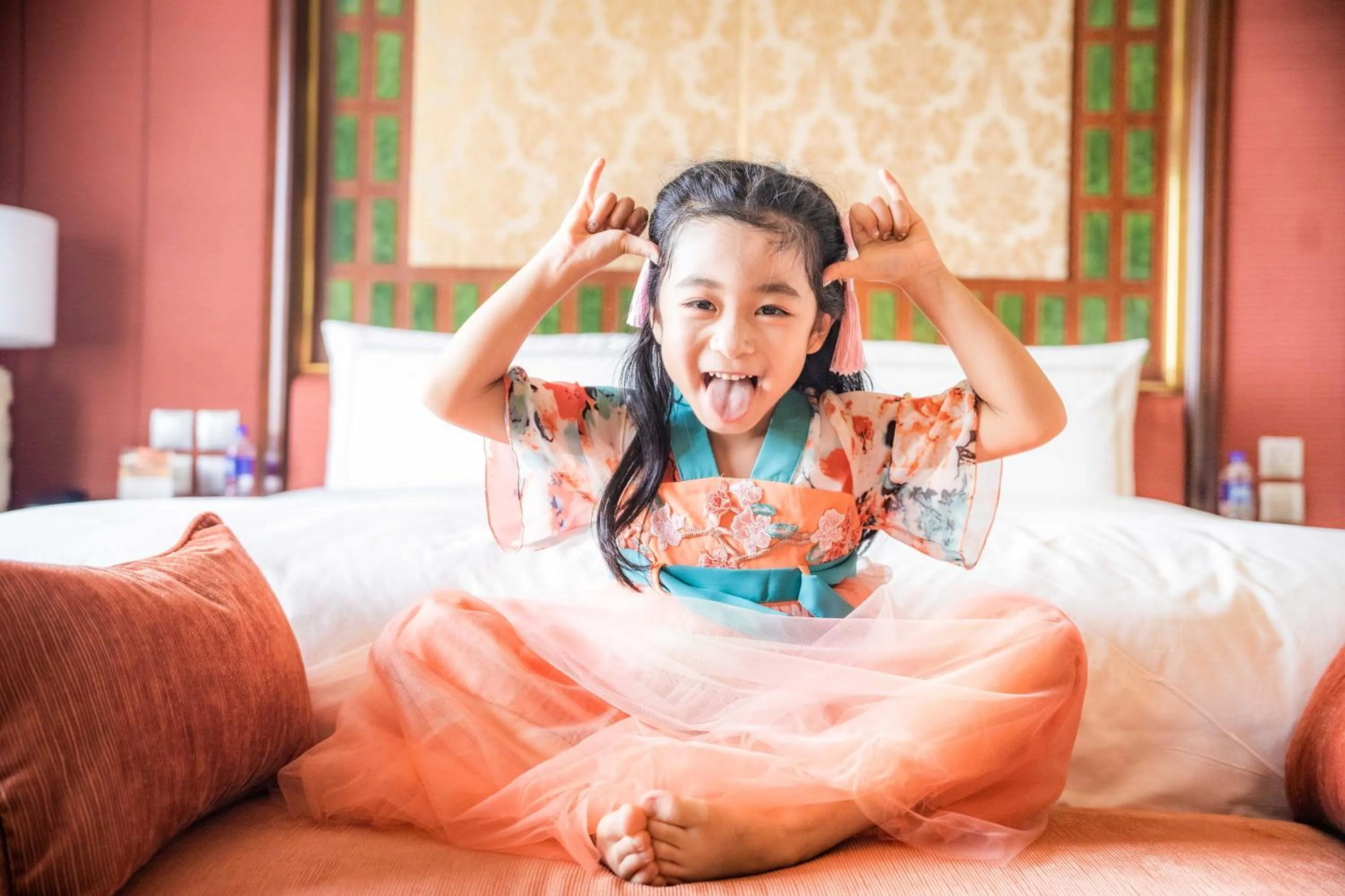 children in Shangri-La Xian