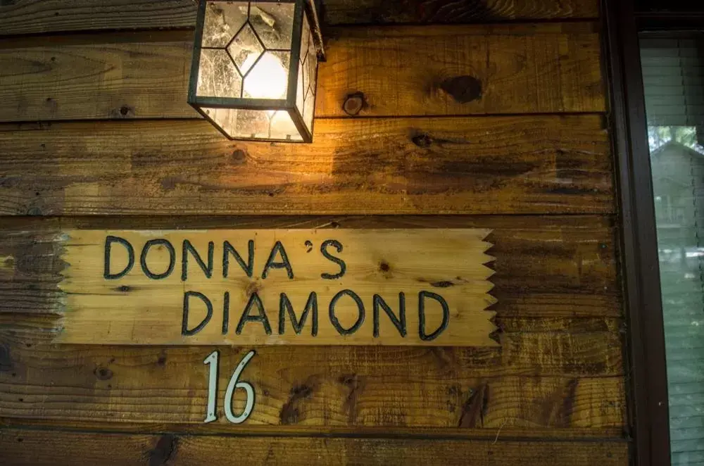 Two-Bedroom House in Asheville Cabins of Willow Winds Two-Bedroom House in Asheville Cabins of Willow Winds