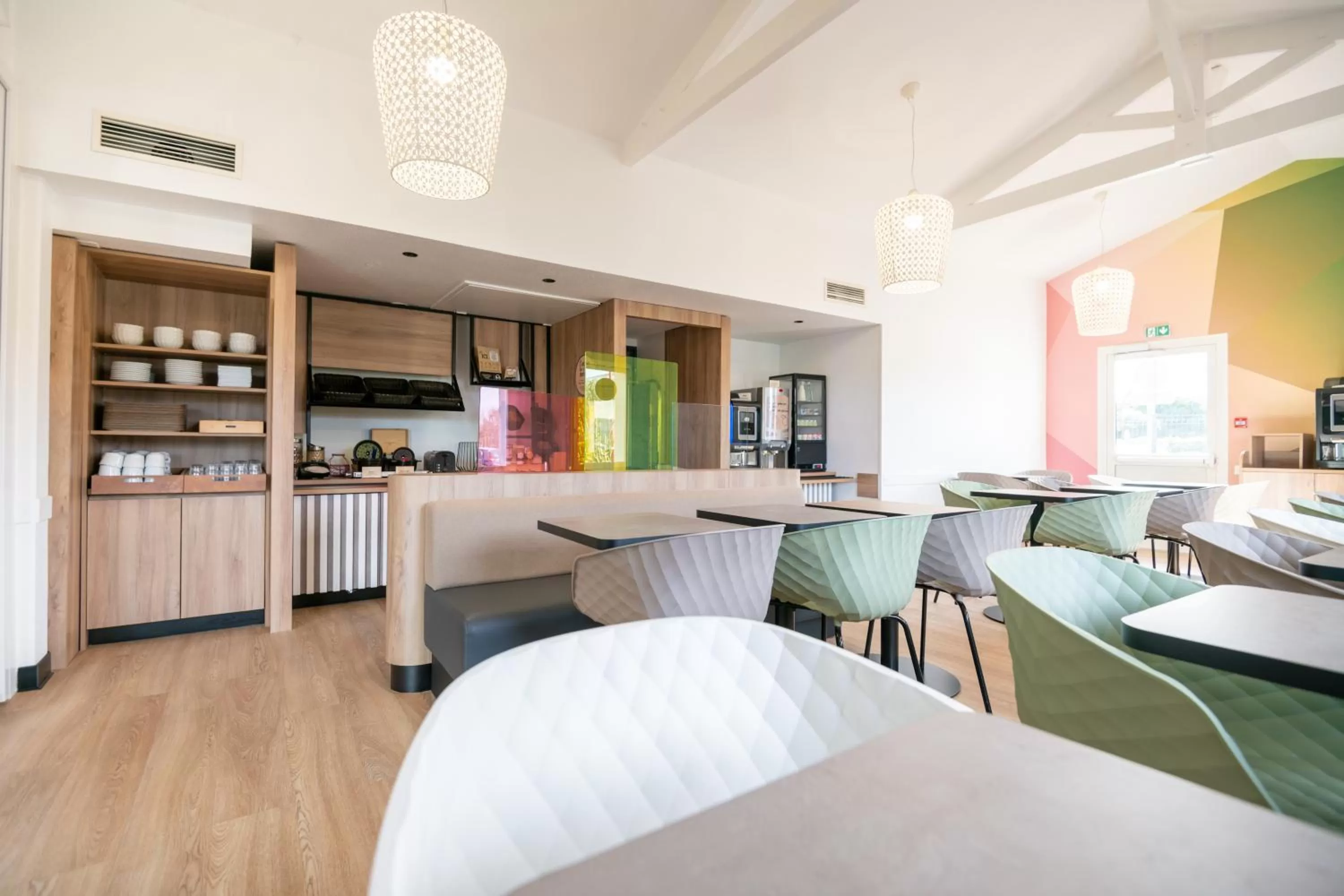 Restaurant/places to eat in B&B HOTEL Bordeaux Mérignac Aéroport