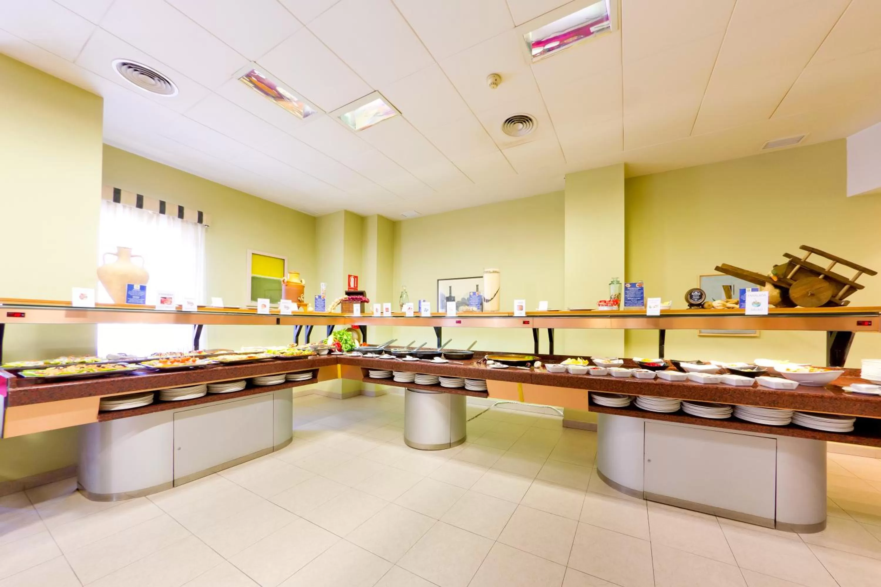 Restaurant/places to eat in Aparthotel Bahía