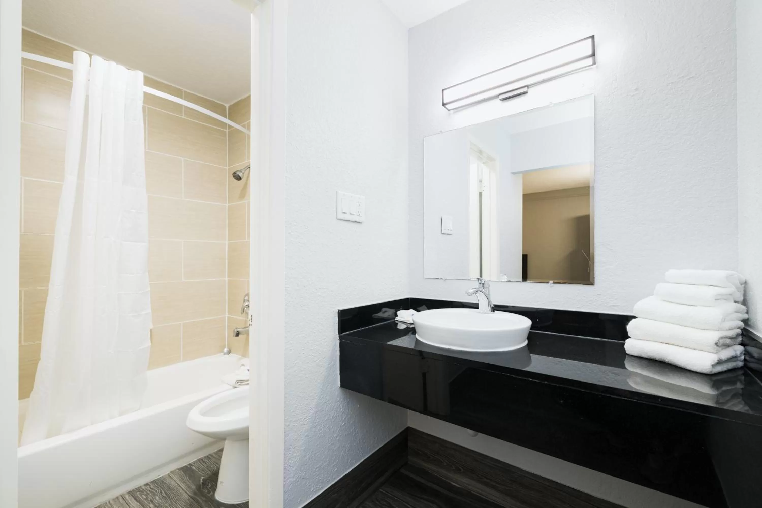 Shower in Studio 6 Baytown, Tx - Garth Road