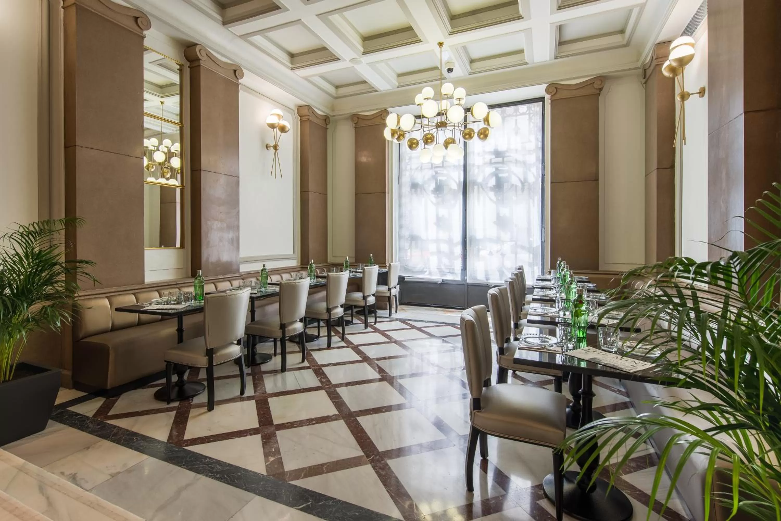 Restaurant/places to eat in Vincci The Mint