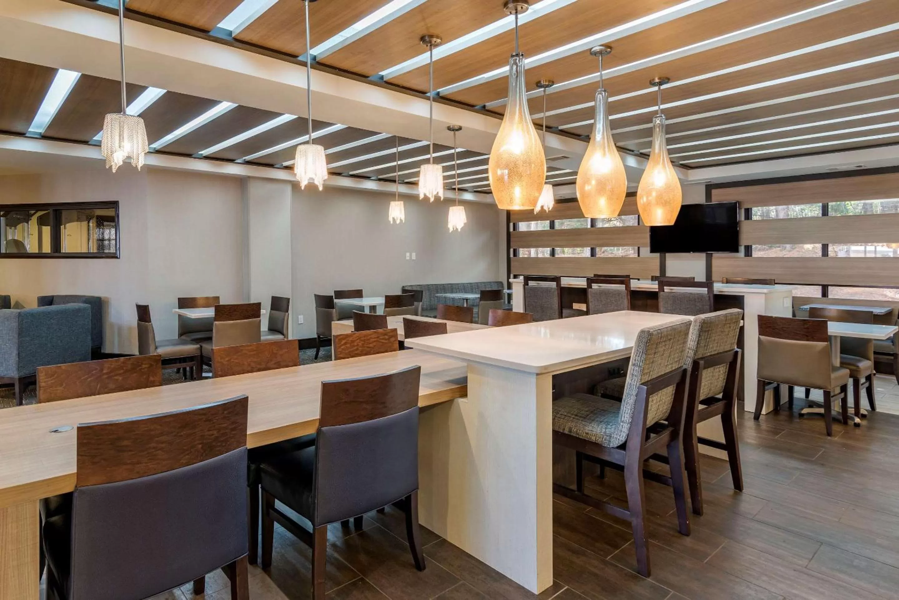 Restaurant/places to eat in Comfort Suites Alpharetta-Roswell - Atlanta Area