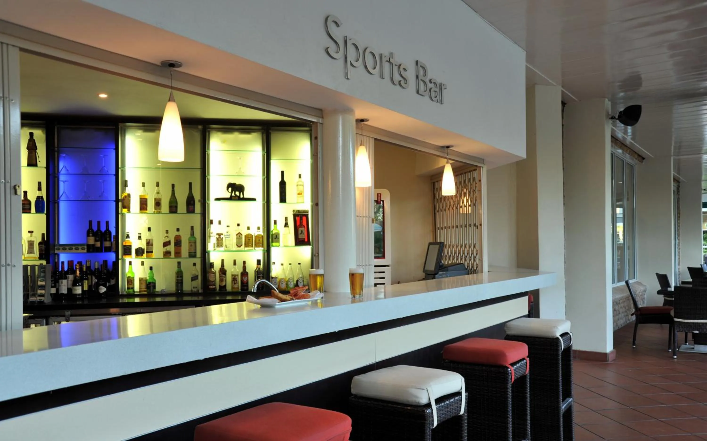 Lounge or bar in Cresta Lodge Gaborone