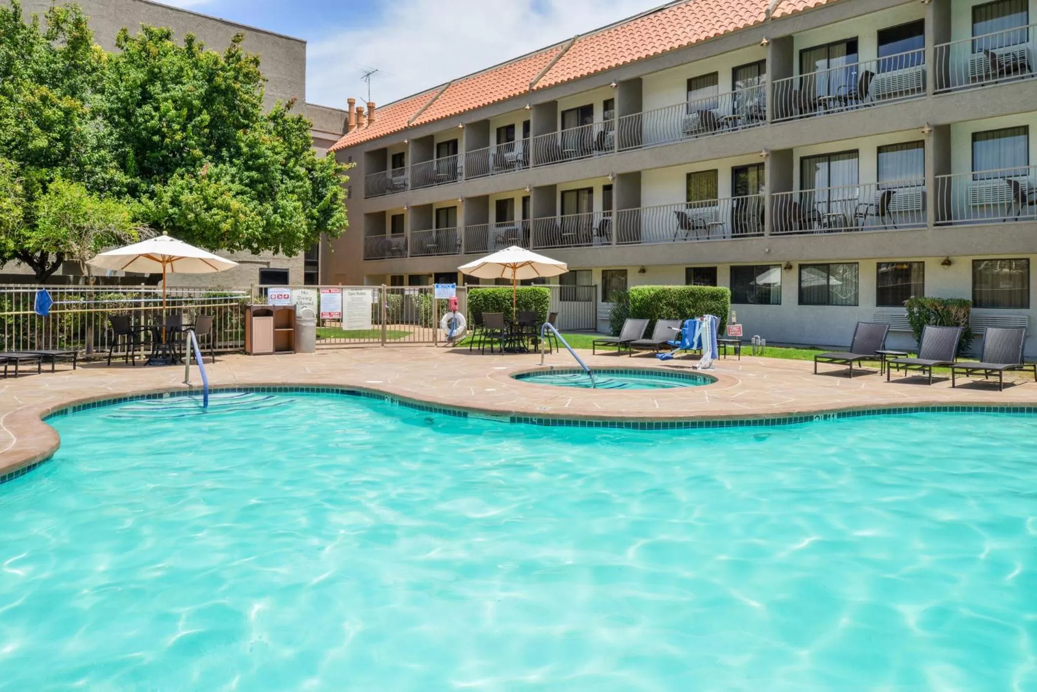 Swimming pool in Holiday Inn Express Palm Desert by IHG