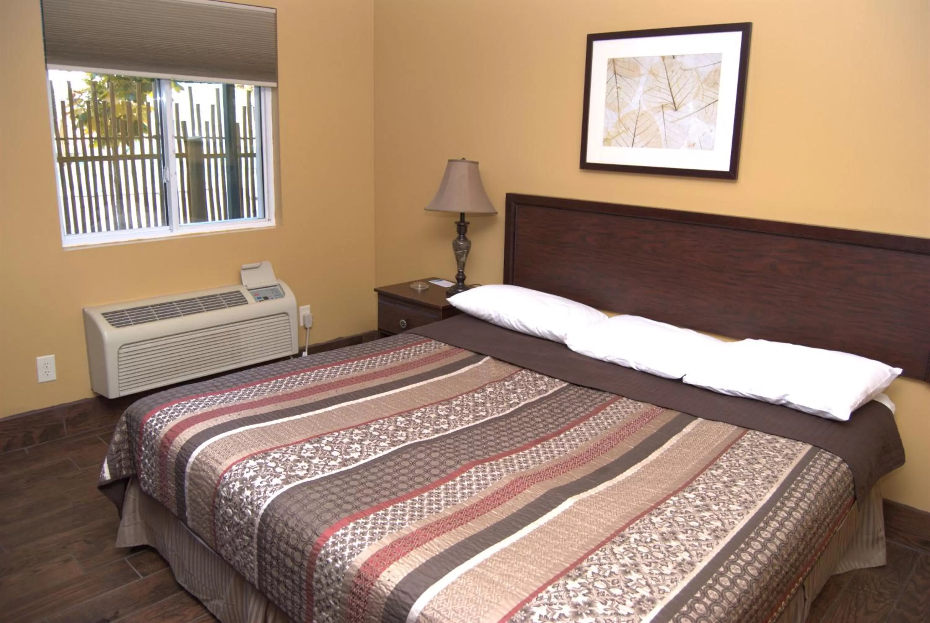 Bed, Room Photo in Commodore Resort