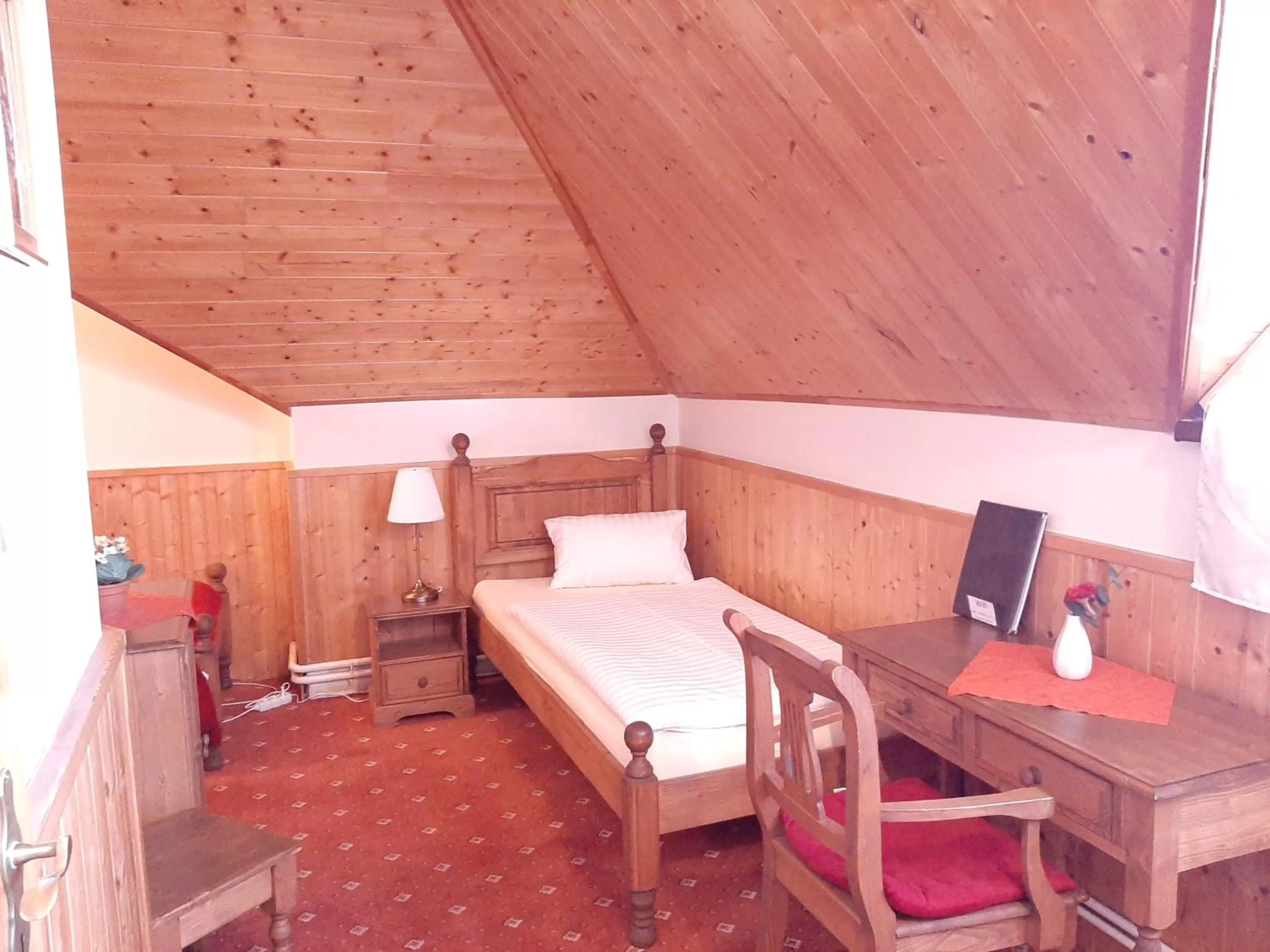 Bed in garni Hotel ASAS***