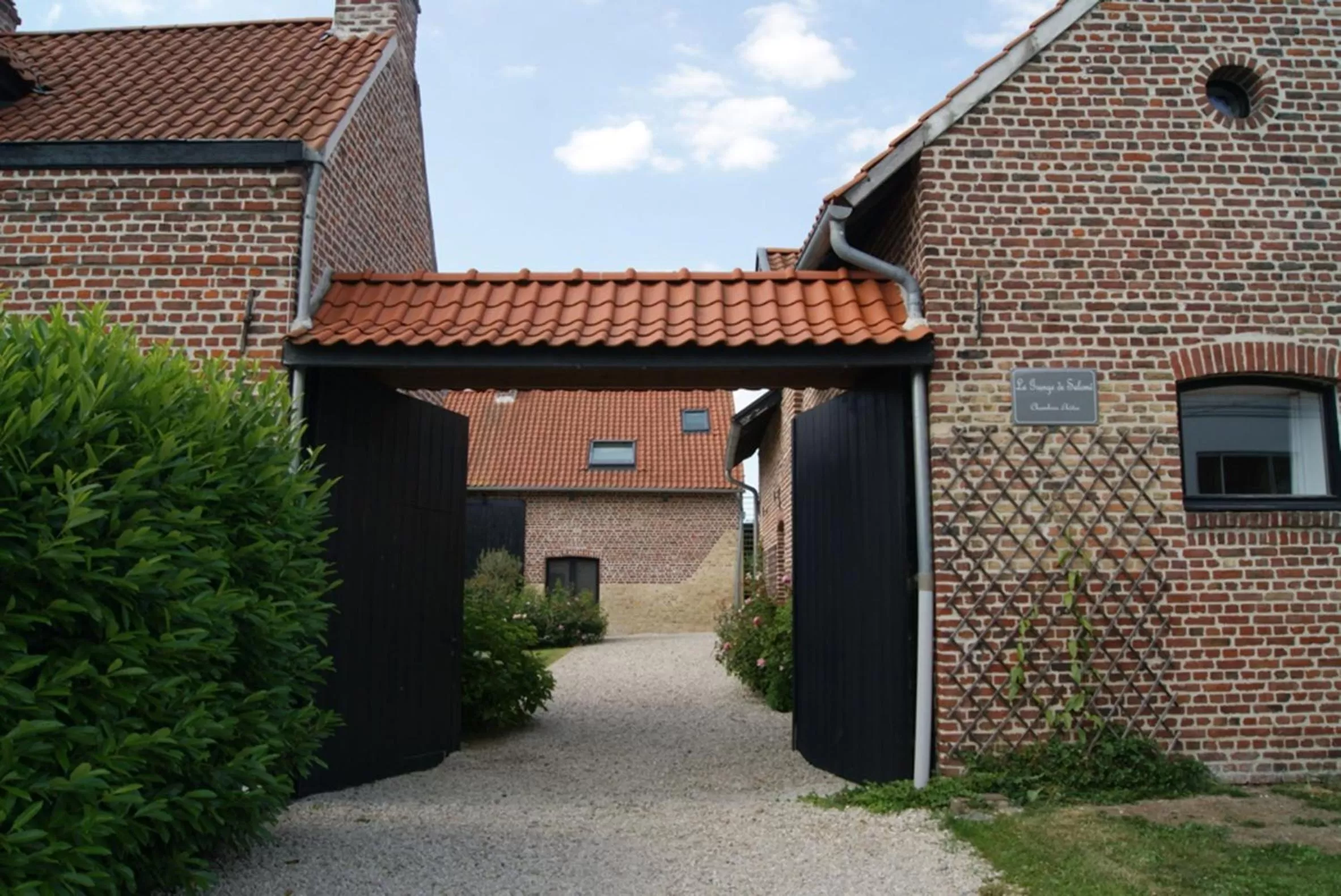 Facade/entrance in La Grange De Salomé