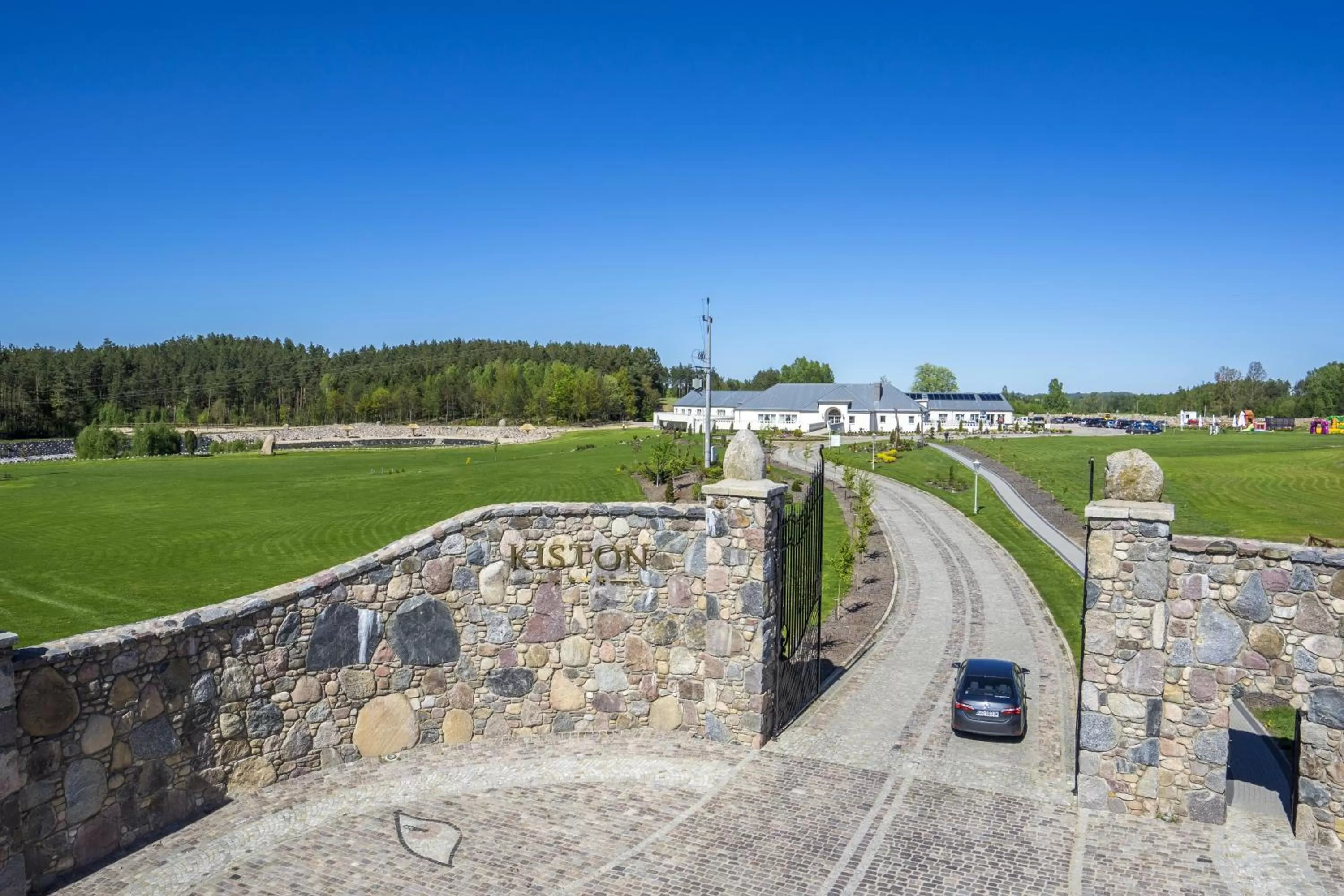 Property building in Hotel Kiston