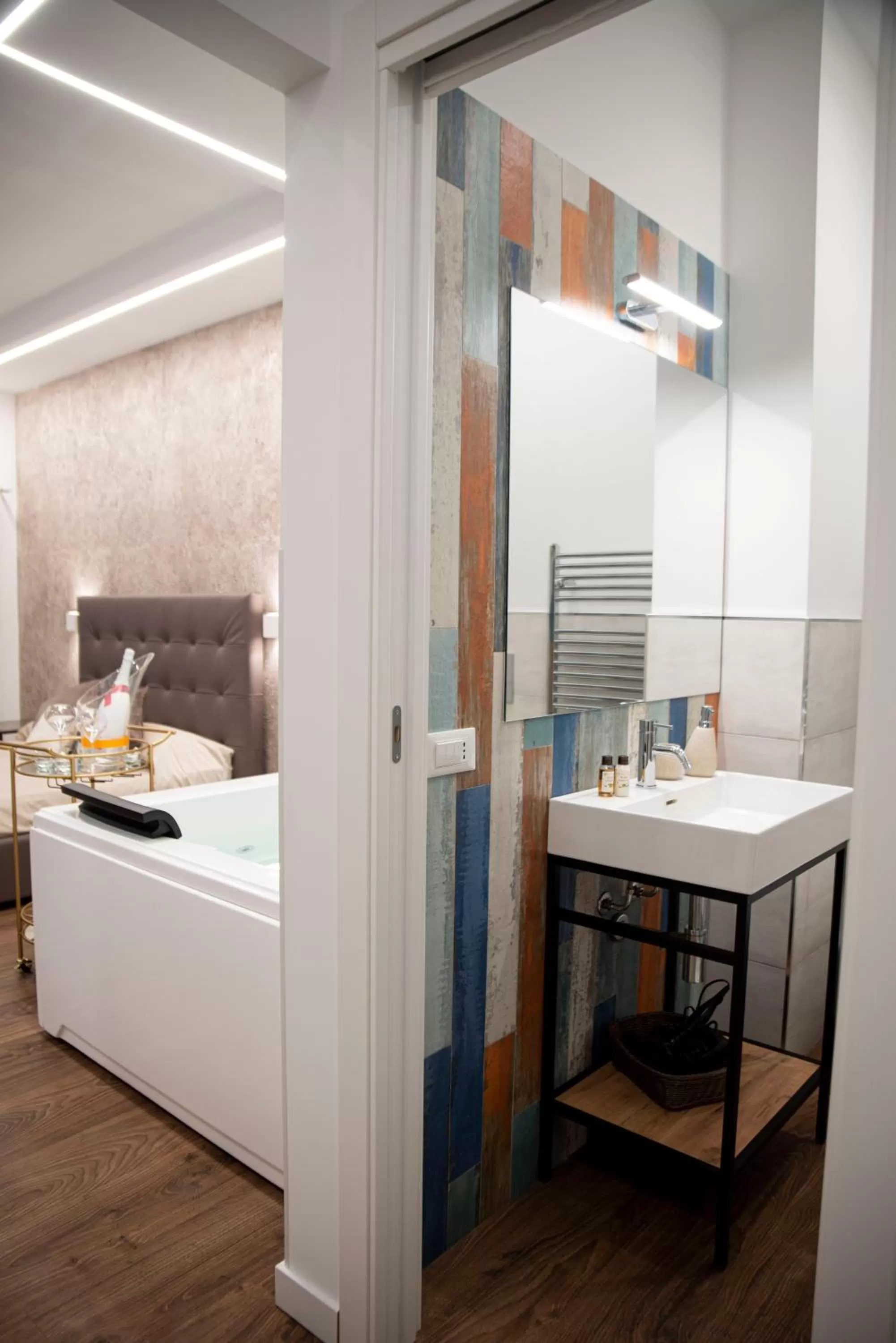 Bathroom, Bed in Fervore Luxury Rooms
