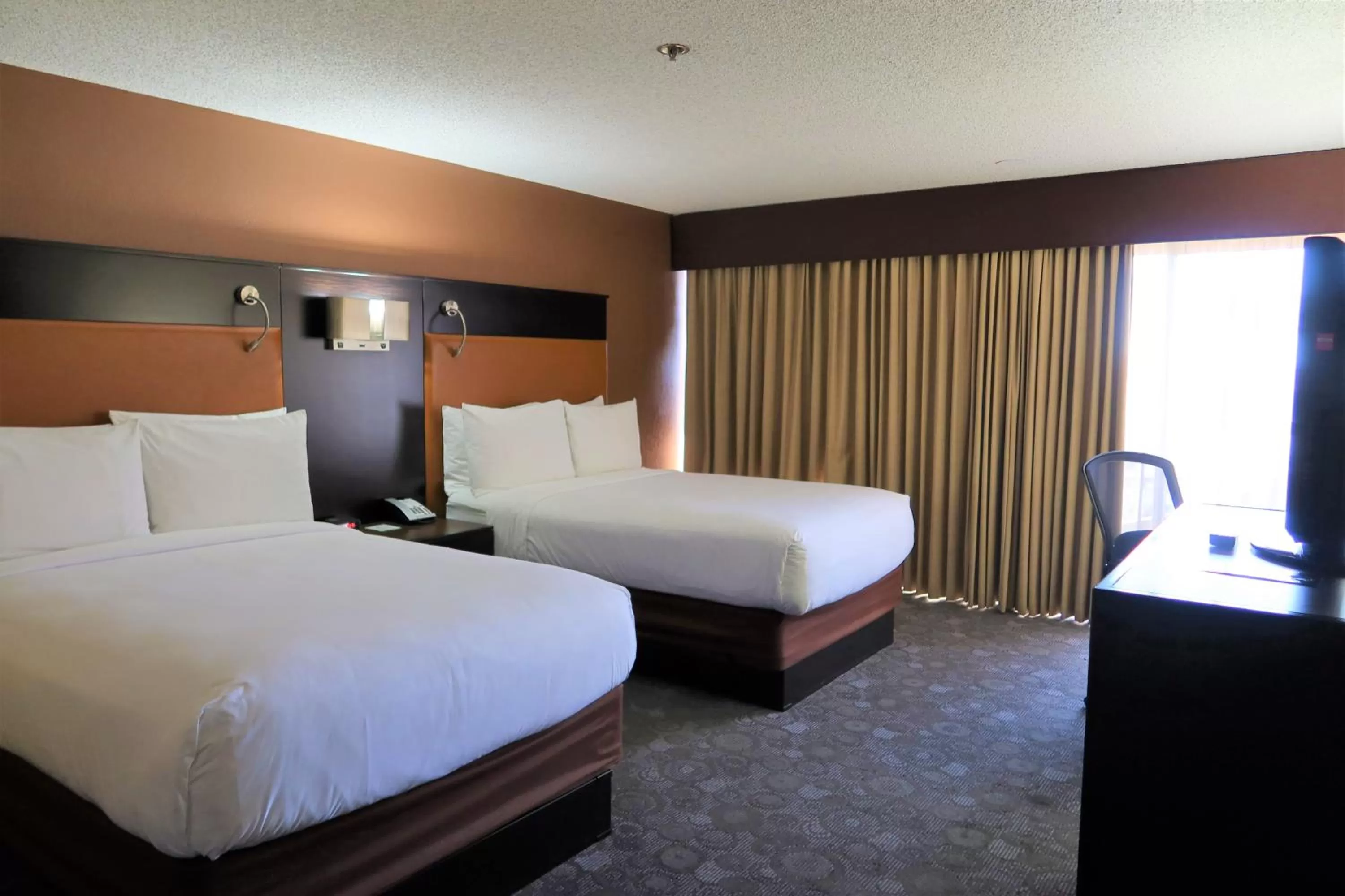 Bed in GreenTree Hotel Phoenix West