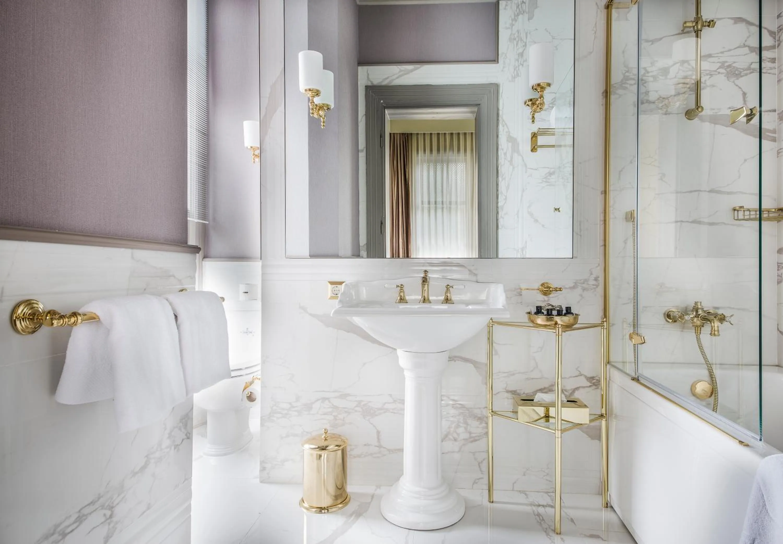 Shower in Bosphorus Palace Hotel