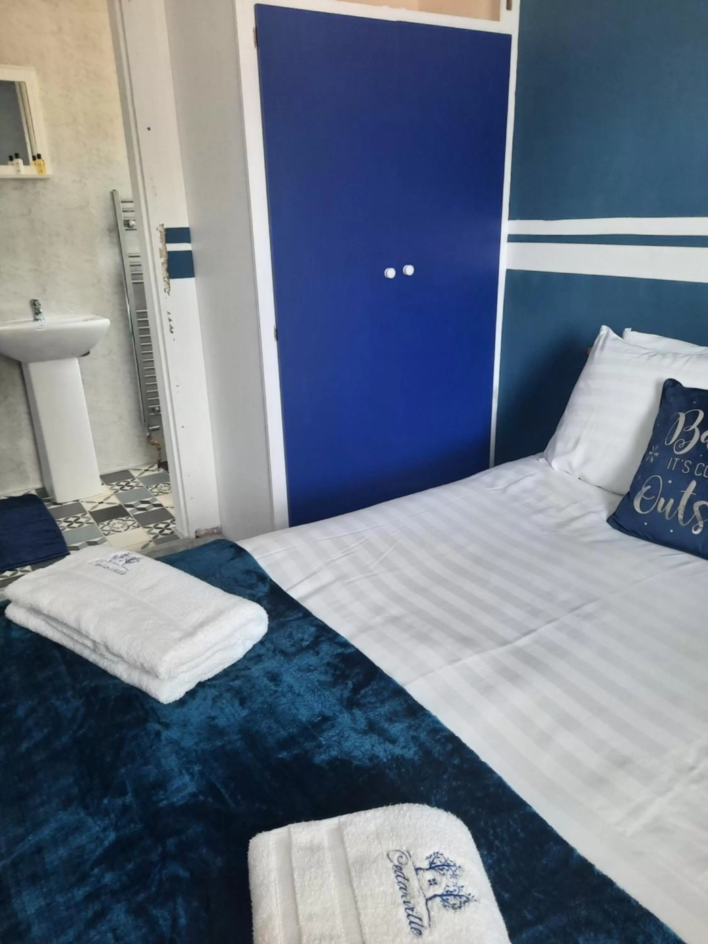 Bed in Cedarville Guesthouse